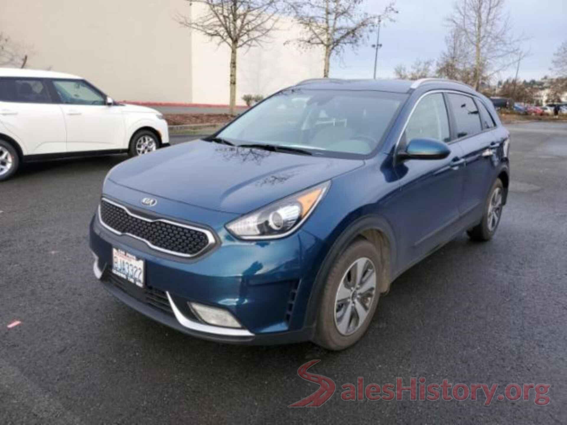 KNDCB3LC6J5132666 2018 KIA NIRO