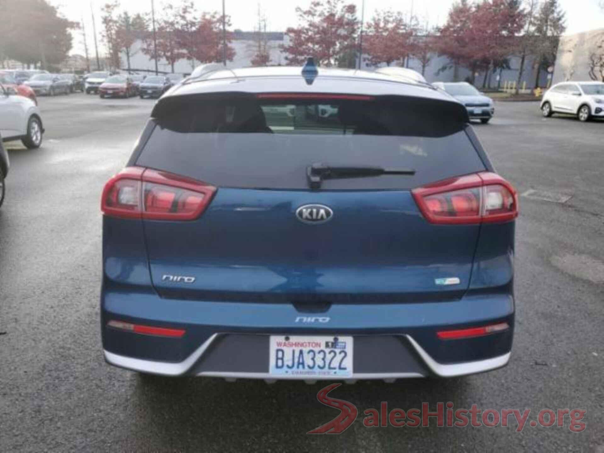 KNDCB3LC6J5132666 2018 KIA NIRO