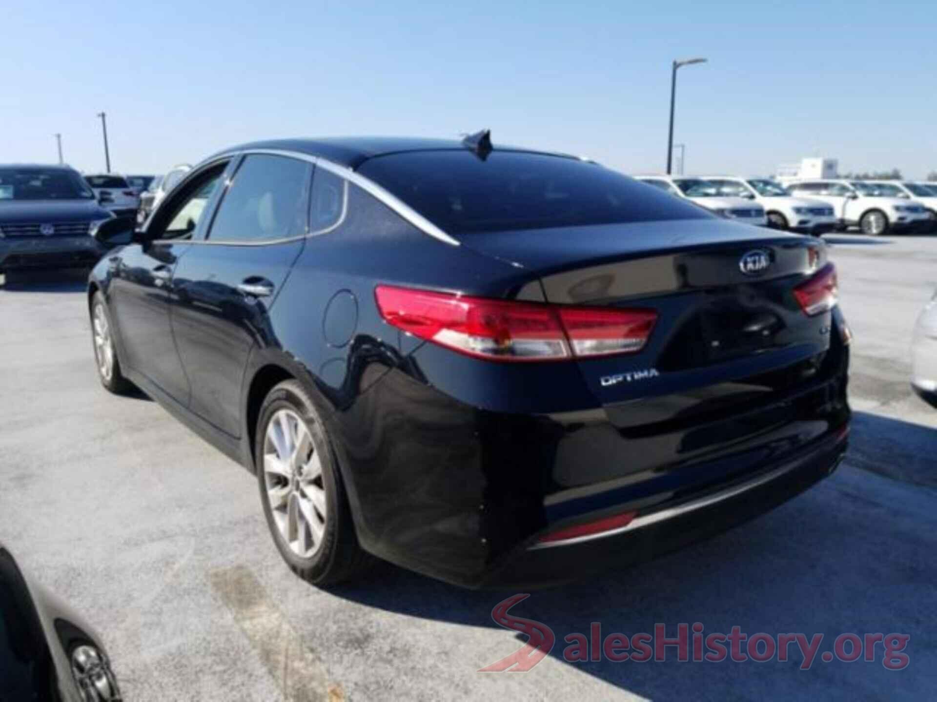 5XXGU4L32JG208817 2018 KIA OPTIMA