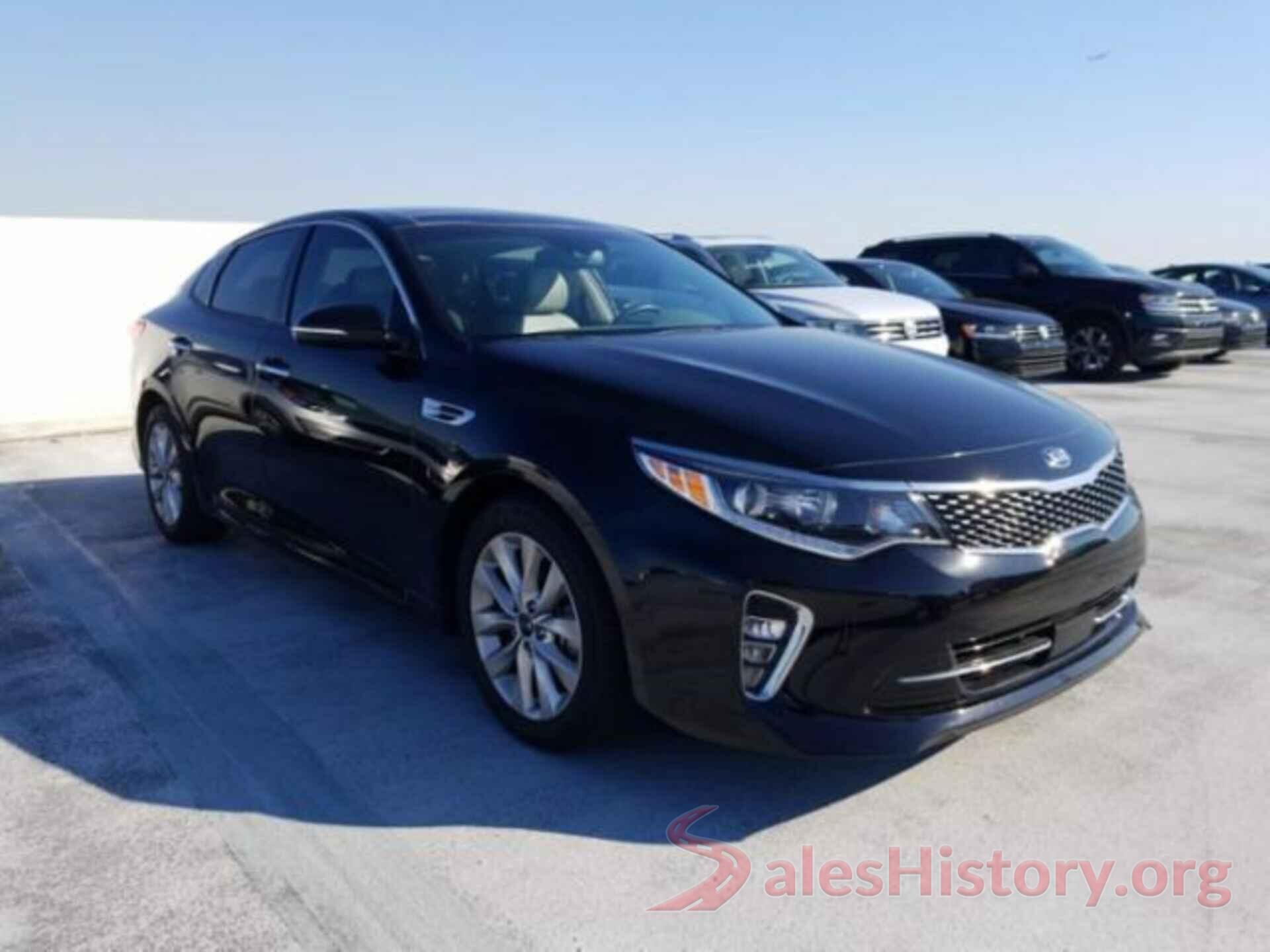 5XXGU4L32JG208817 2018 KIA OPTIMA