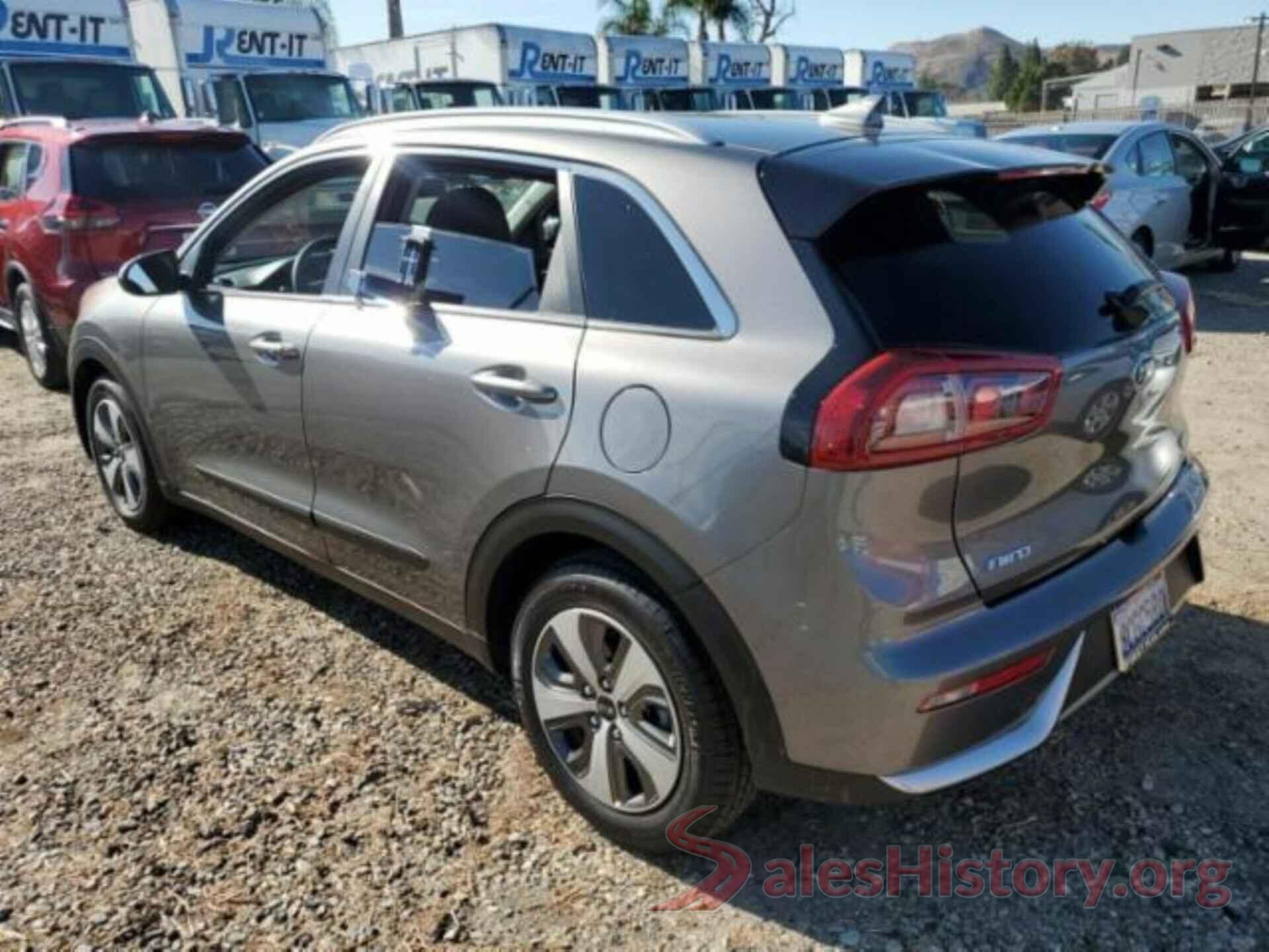 KNDCB3LC9J5132709 2018 KIA NIRO