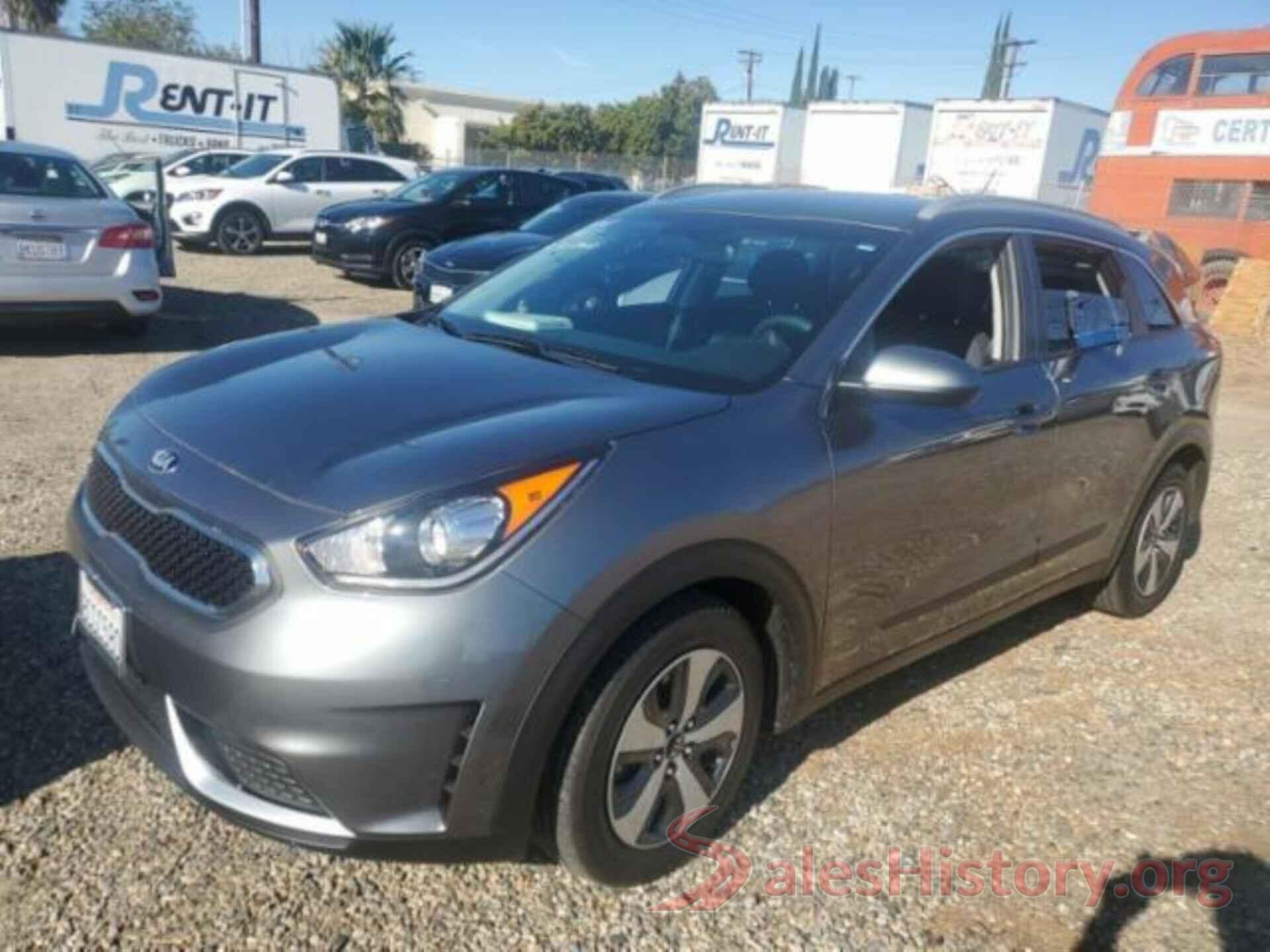 KNDCB3LC9J5132709 2018 KIA NIRO