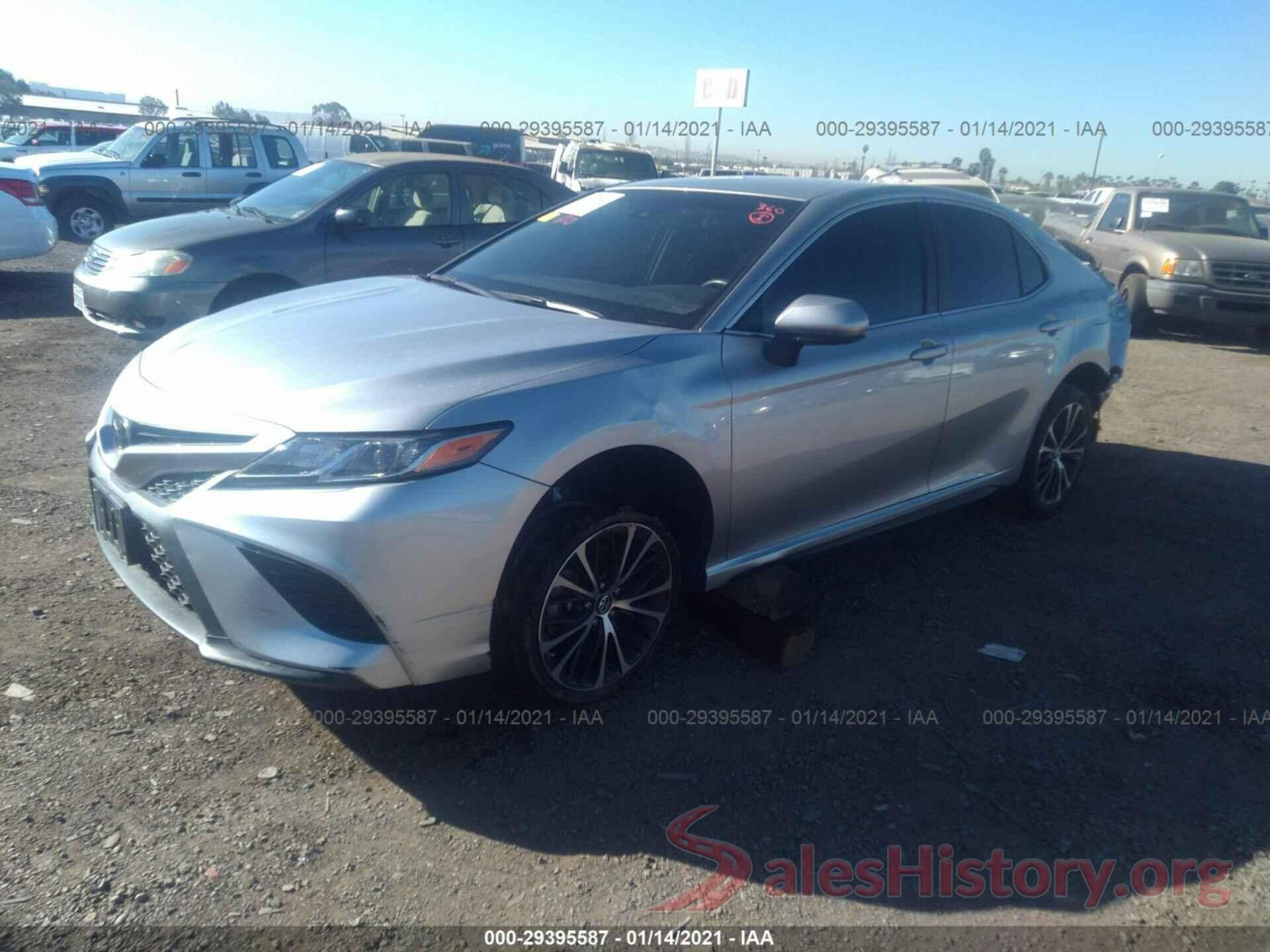 4T1B11HK2JU602762 2018 TOYOTA CAMRY