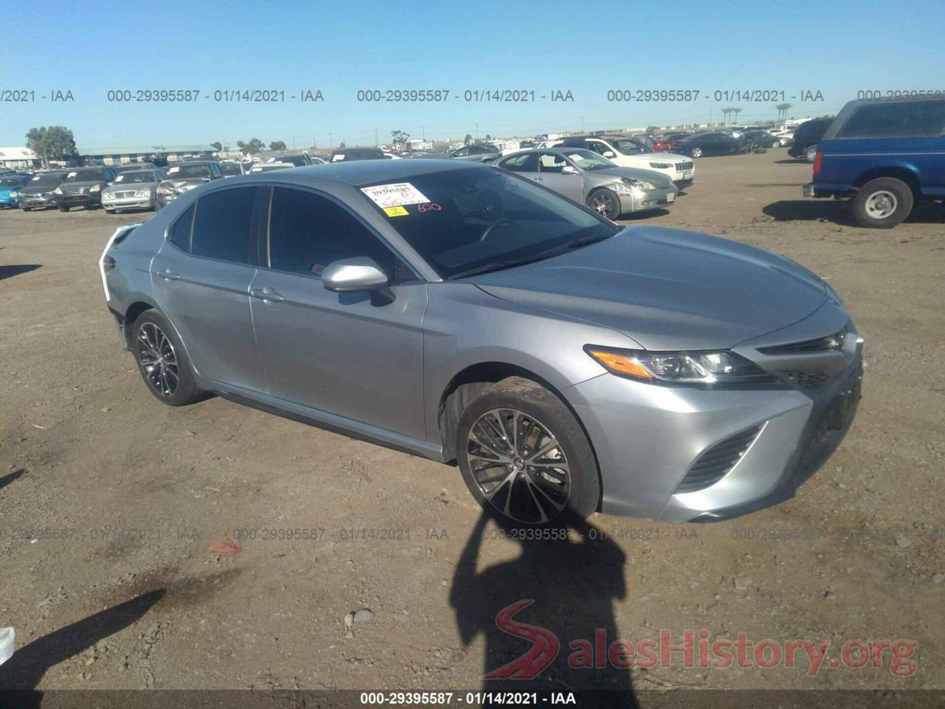 4T1B11HK2JU602762 2018 TOYOTA CAMRY