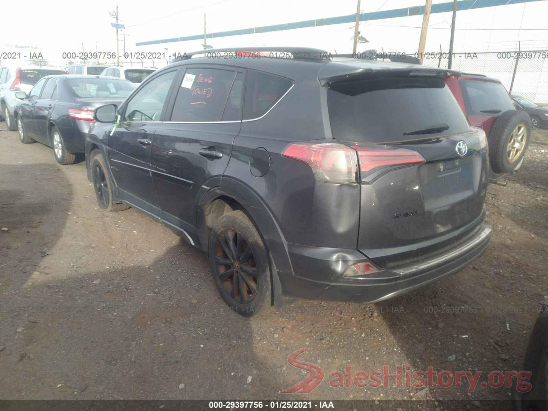 2T3RFREV6JW728823 2018 TOYOTA RAV4