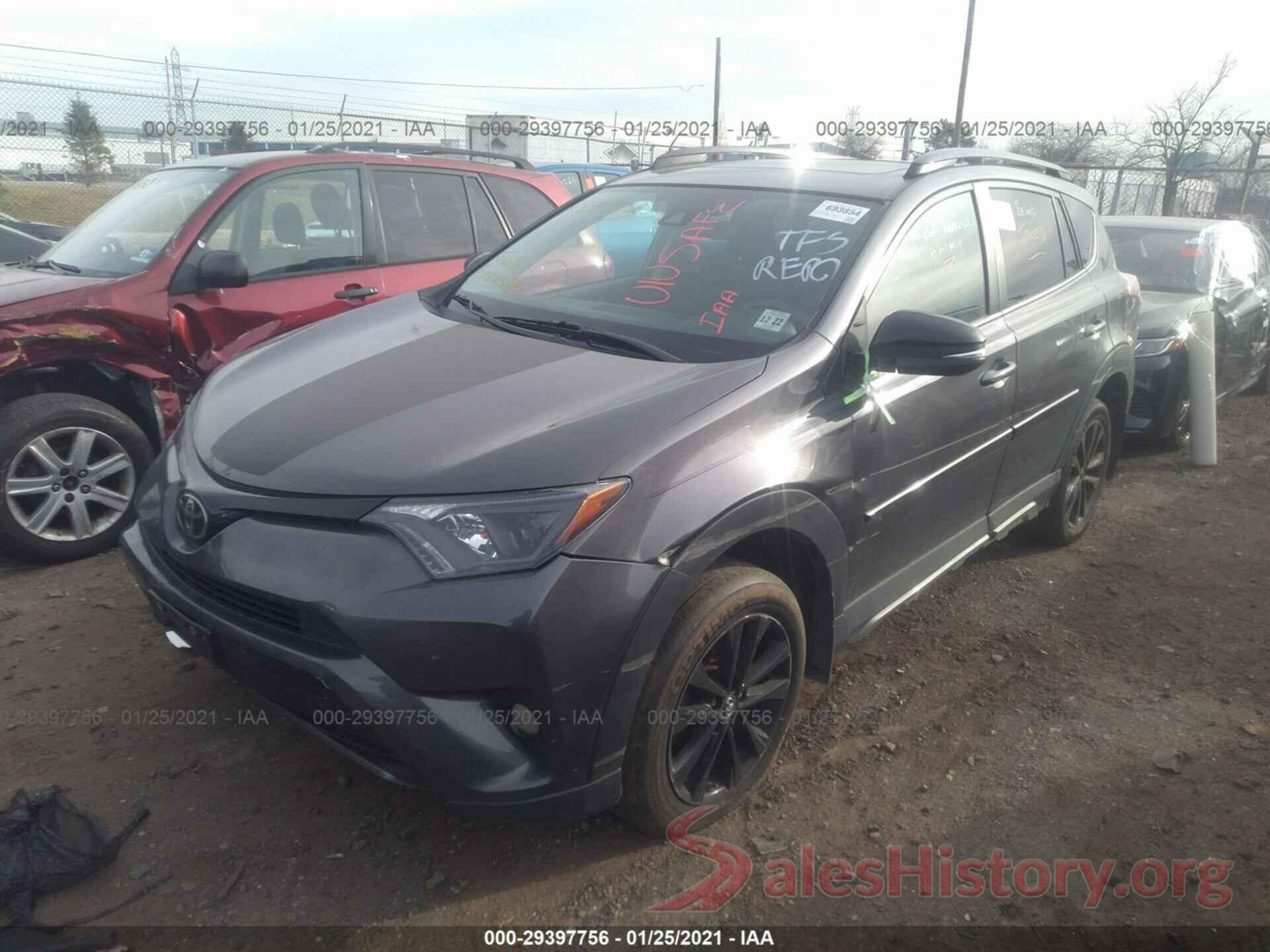 2T3RFREV6JW728823 2018 TOYOTA RAV4