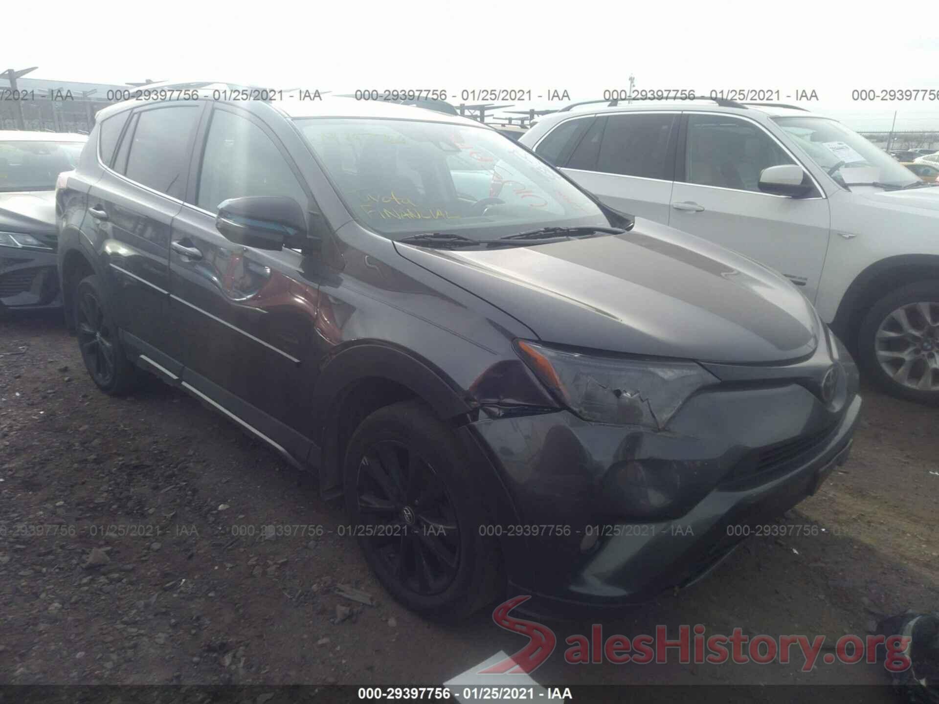 2T3RFREV6JW728823 2018 TOYOTA RAV4