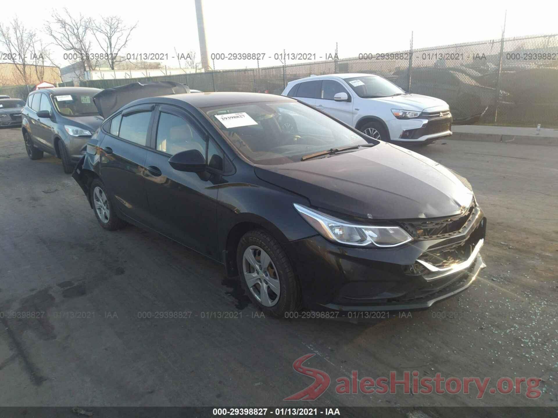 1G1BC5SM4J7138588 2018 CHEVROLET CRUZE