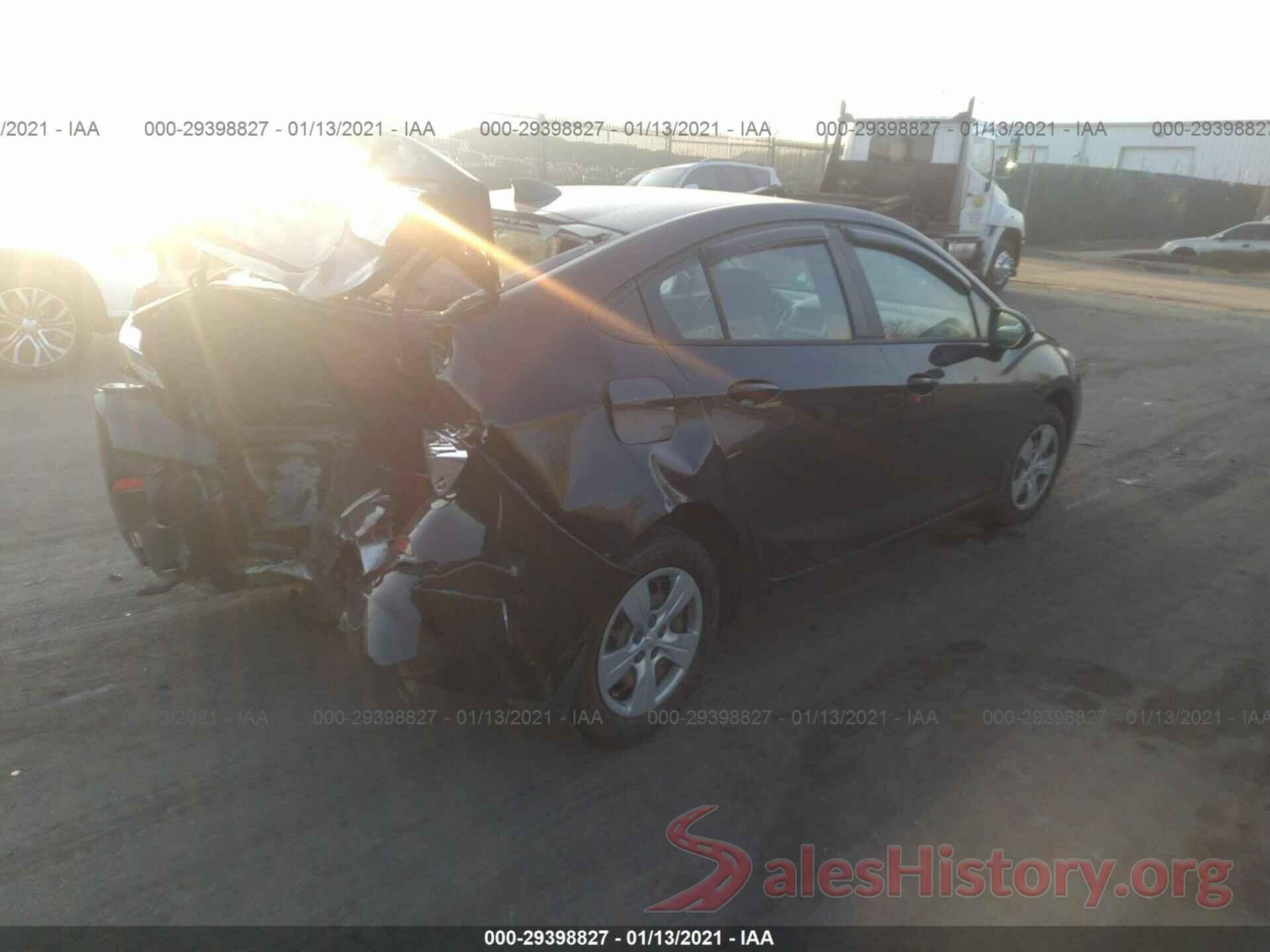 1G1BC5SM4J7138588 2018 CHEVROLET CRUZE