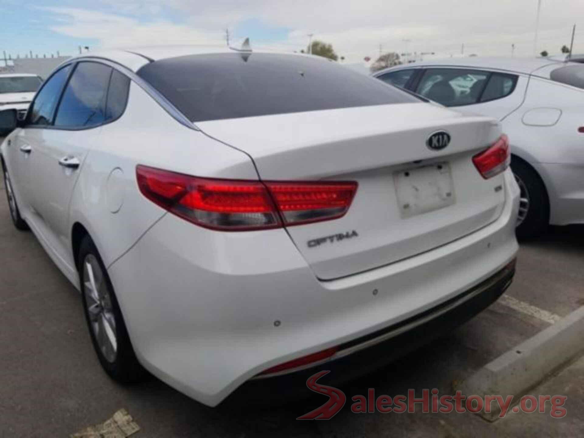 5XXGU4L34JG196217 2018 KIA OPTIMA