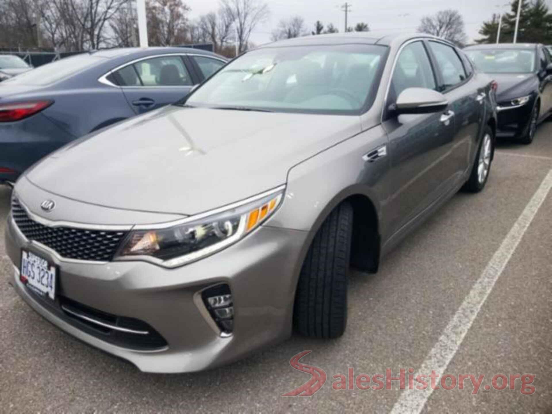 5XXGU4L37JG192940 2018 KIA OPTIMA