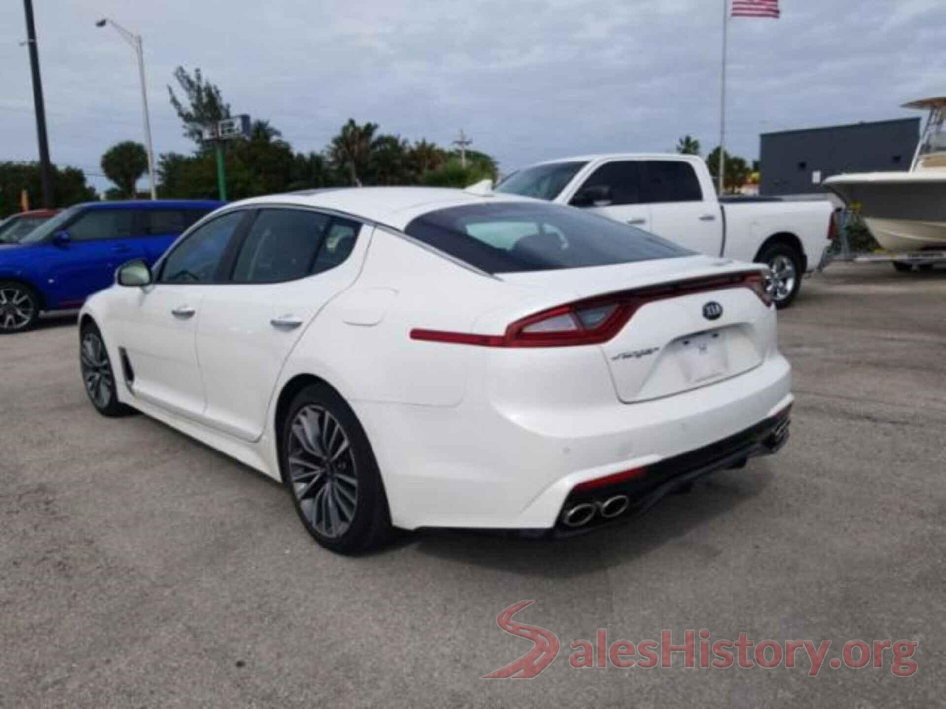 KNAE25LA0J6012565 2018 KIA STINGER