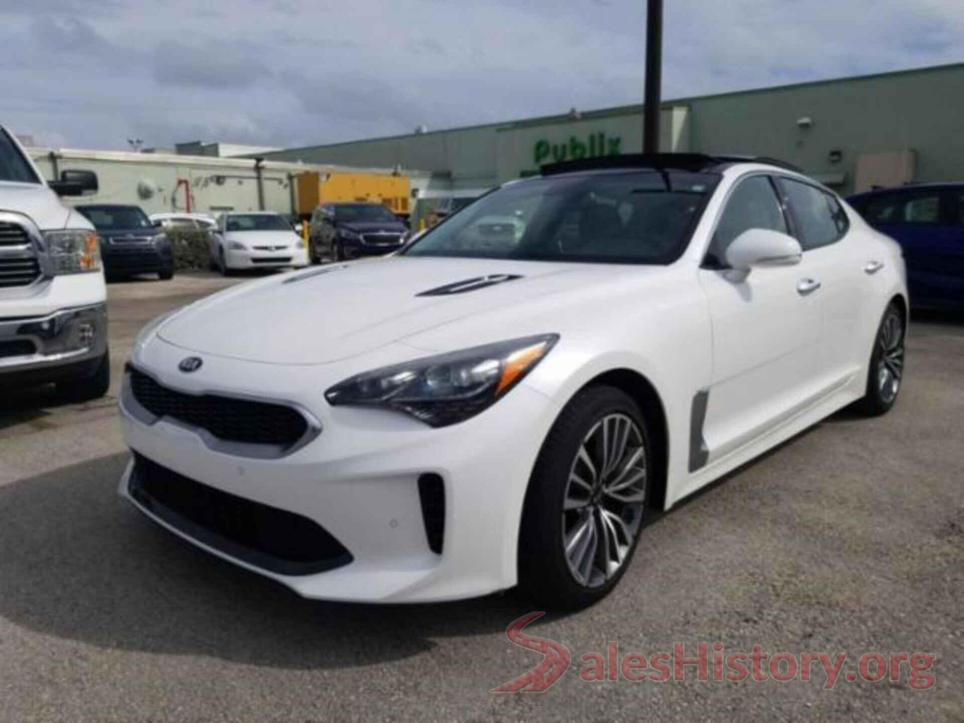 KNAE25LA0J6012565 2018 KIA STINGER