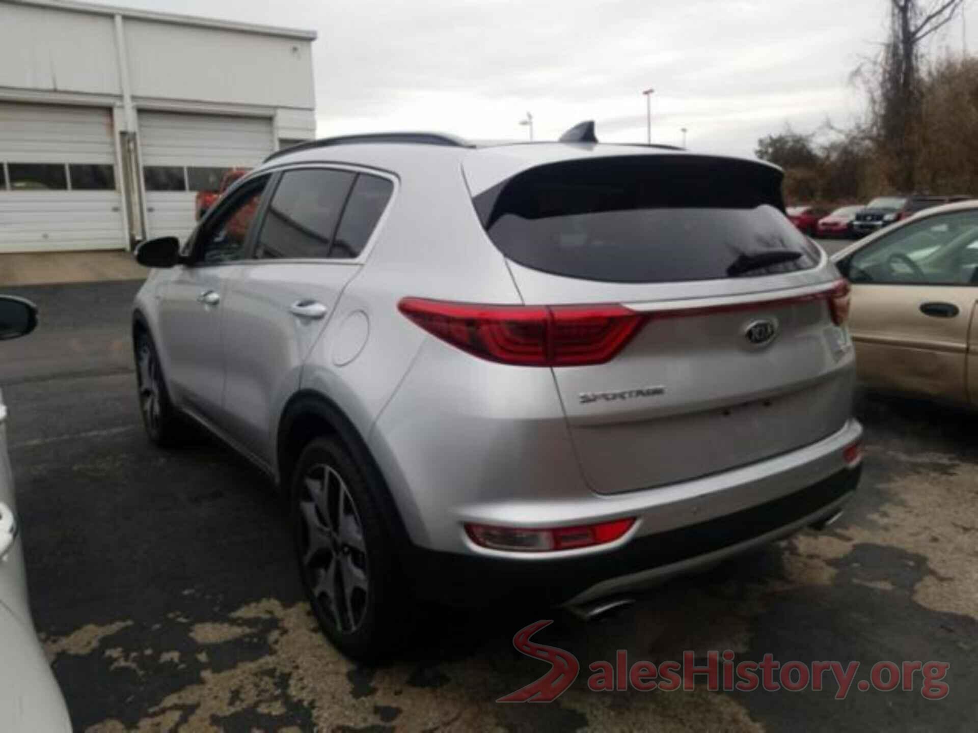 KNDPRCA62J7372425 2018 KIA SPORTAGE