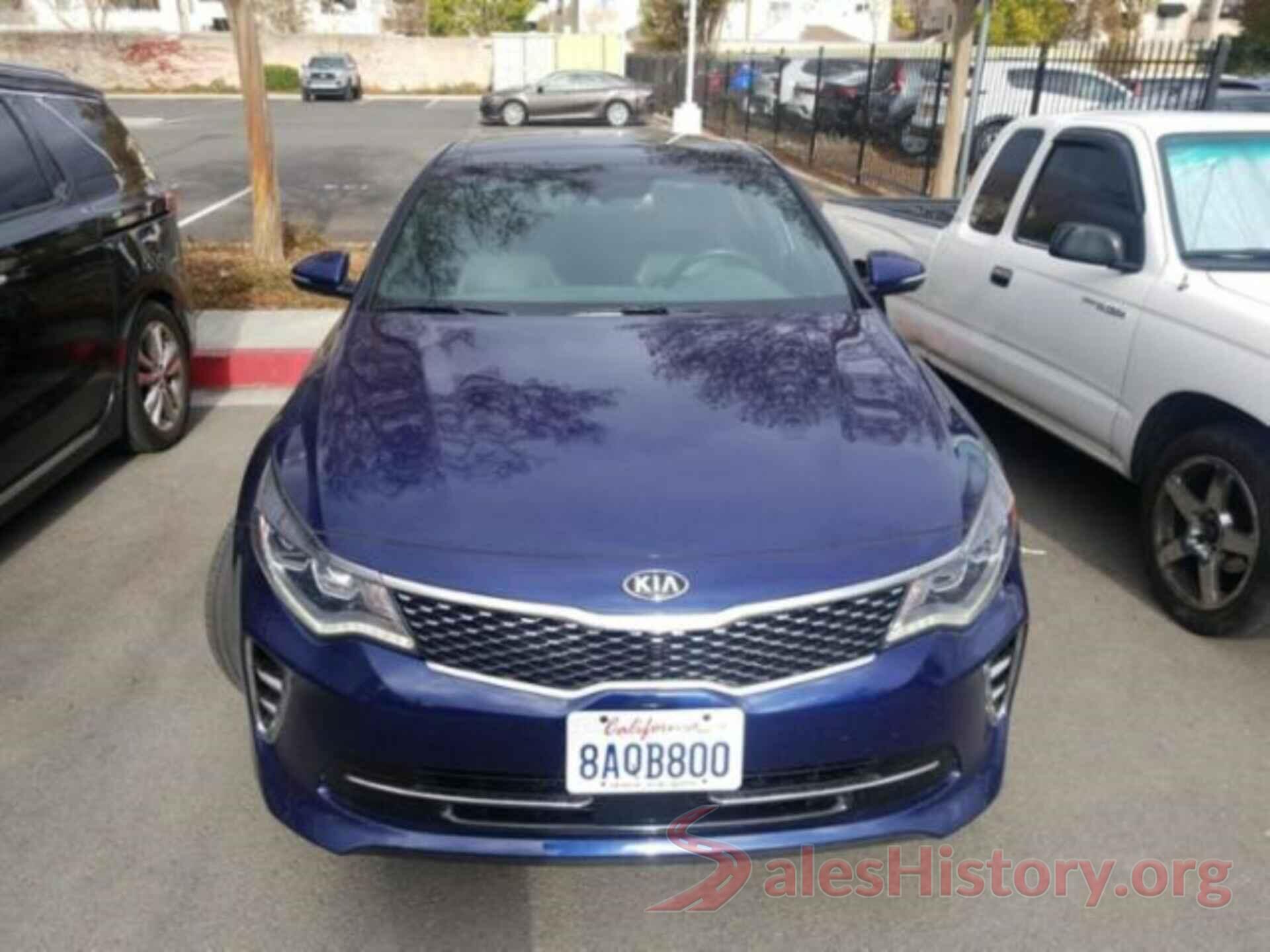 5XXGV4L20HG158563 2017 KIA OPTIMA