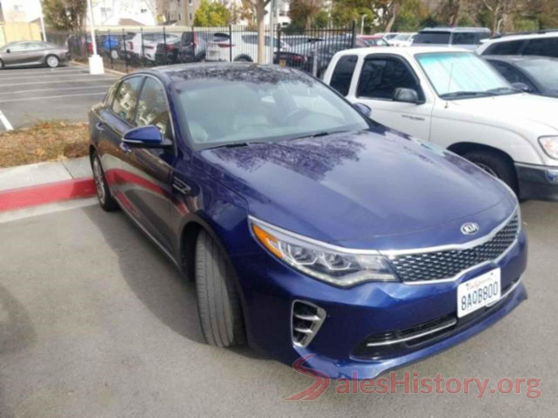 5XXGV4L20HG158563 2017 KIA OPTIMA