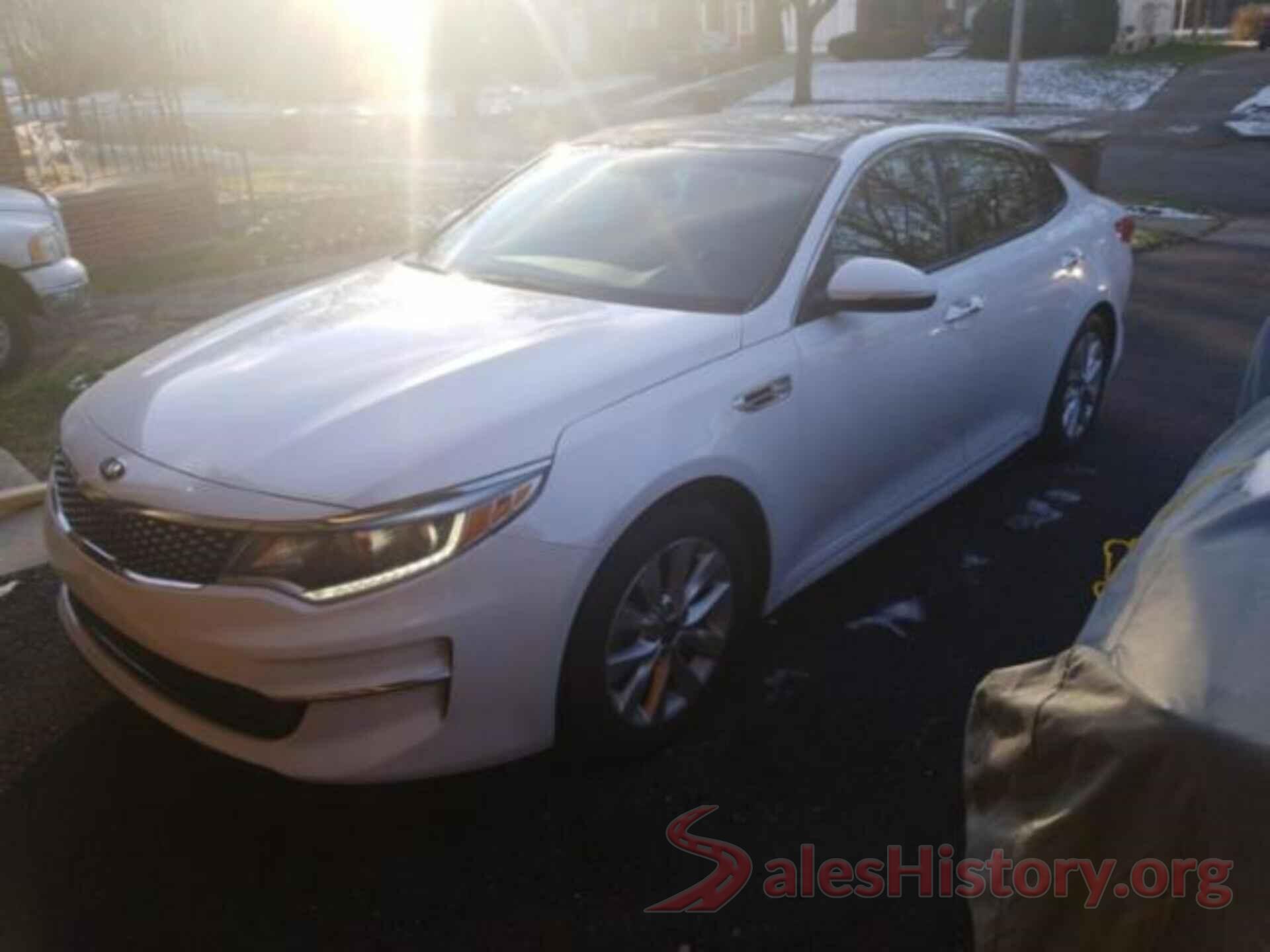 5XXGU4L35JG185274 2018 KIA OPTIMA