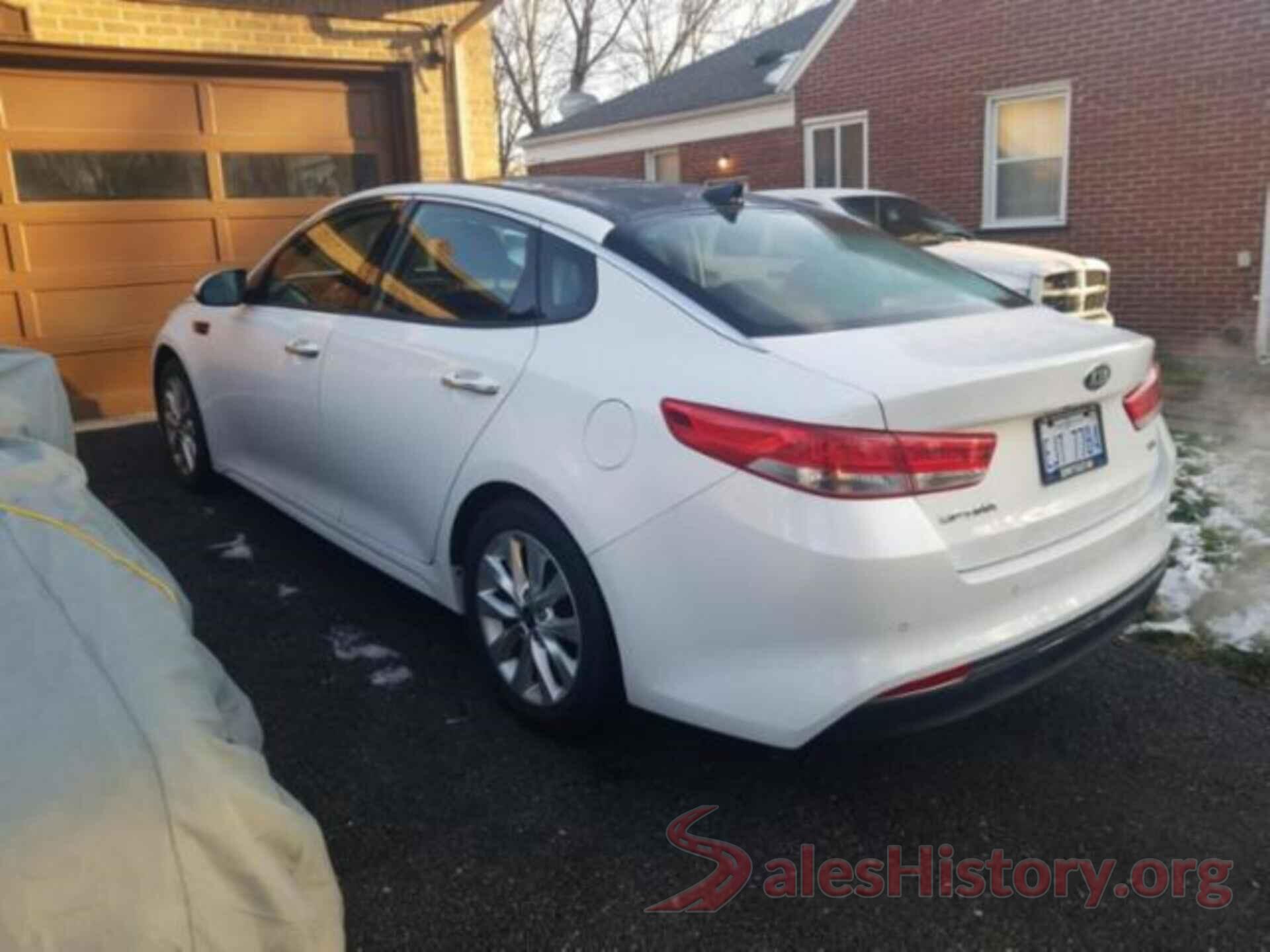 5XXGU4L35JG185274 2018 KIA OPTIMA