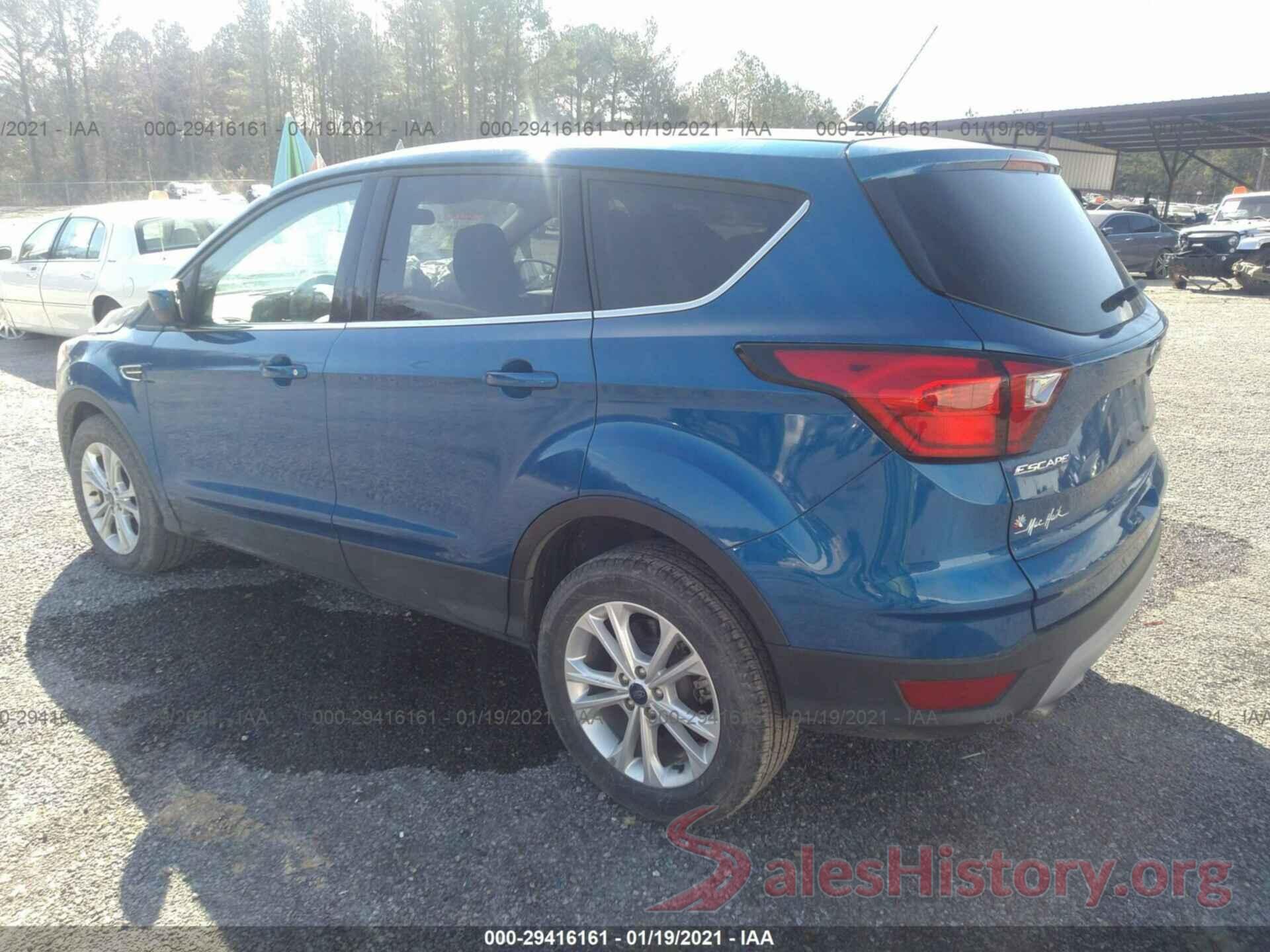 1FMCU0GD3KUA59075 2019 FORD ESCAPE