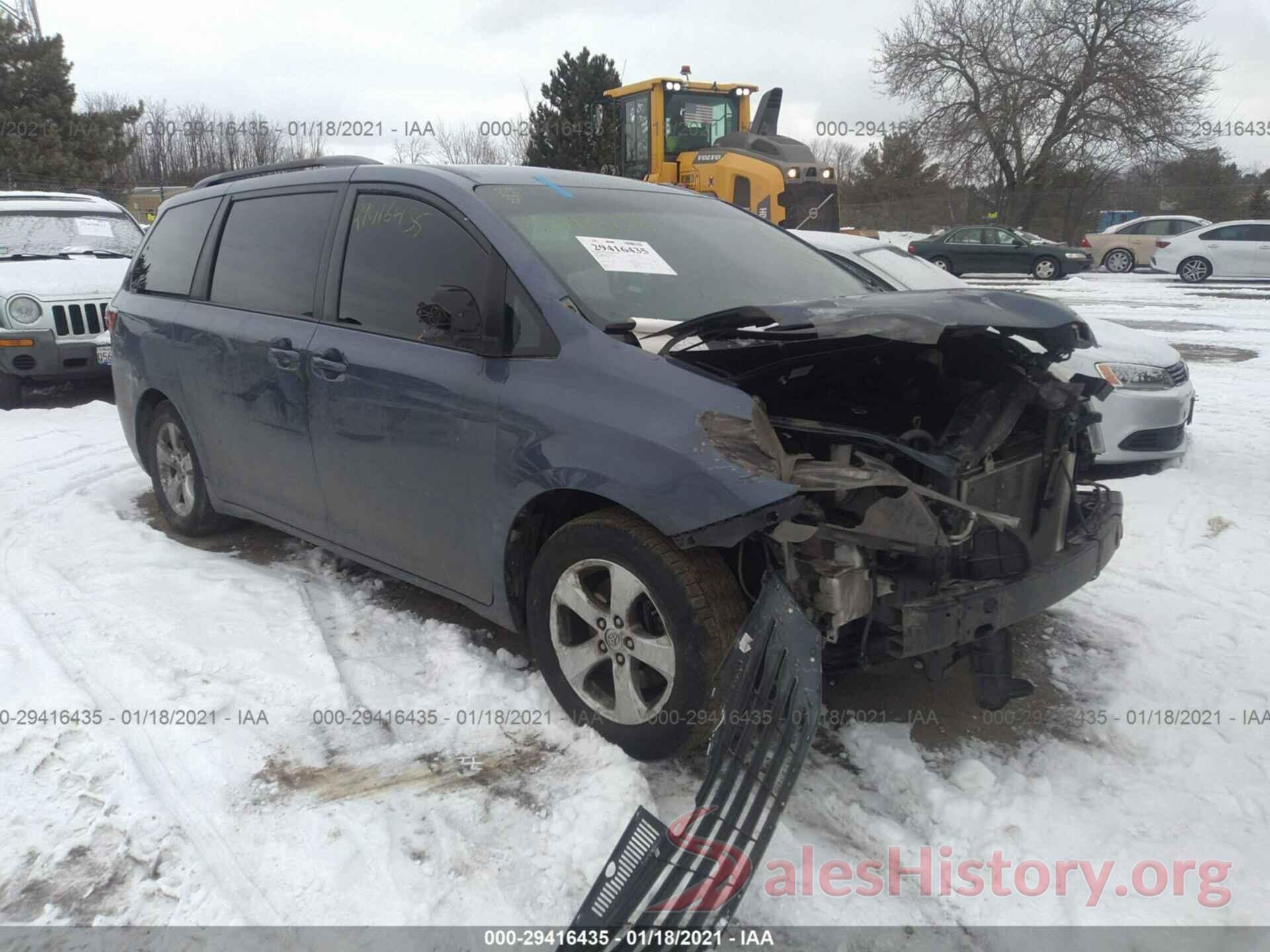 5TDKZ3DC6HS771740 2017 TOYOTA SIENNA