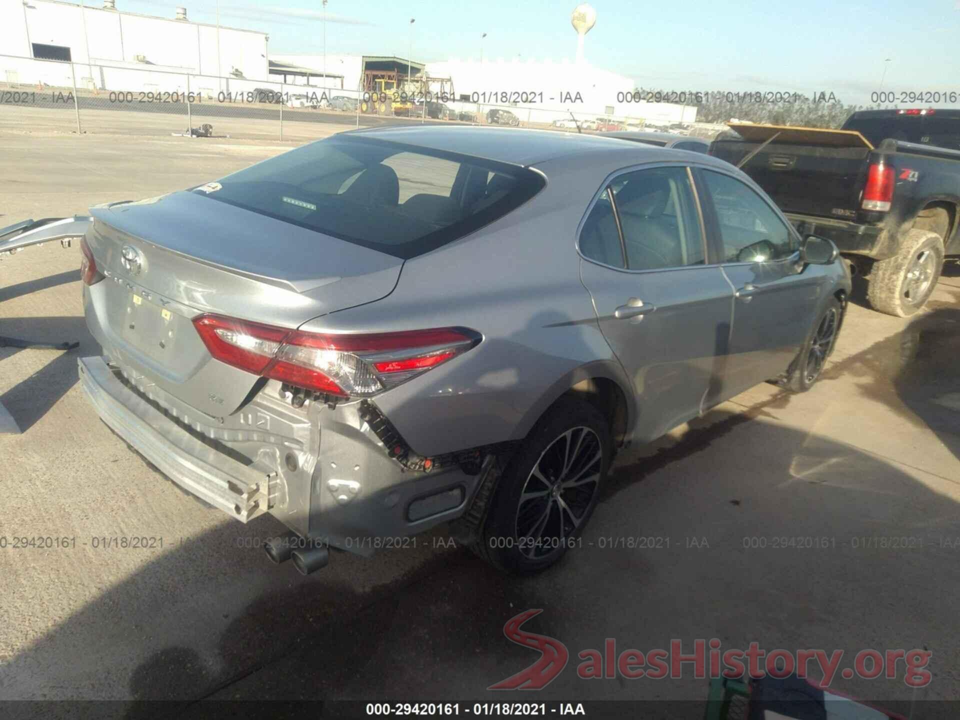 4T1B11HK0JU608351 2018 TOYOTA CAMRY