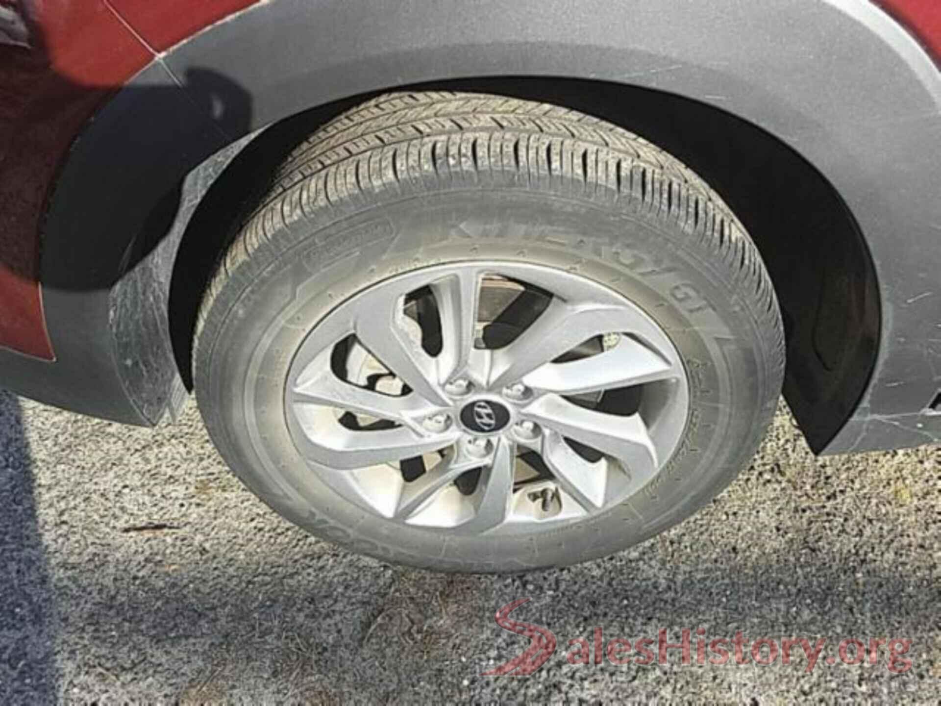 KM8J2CA47JU652699 2018 HYUNDAI TUCSON