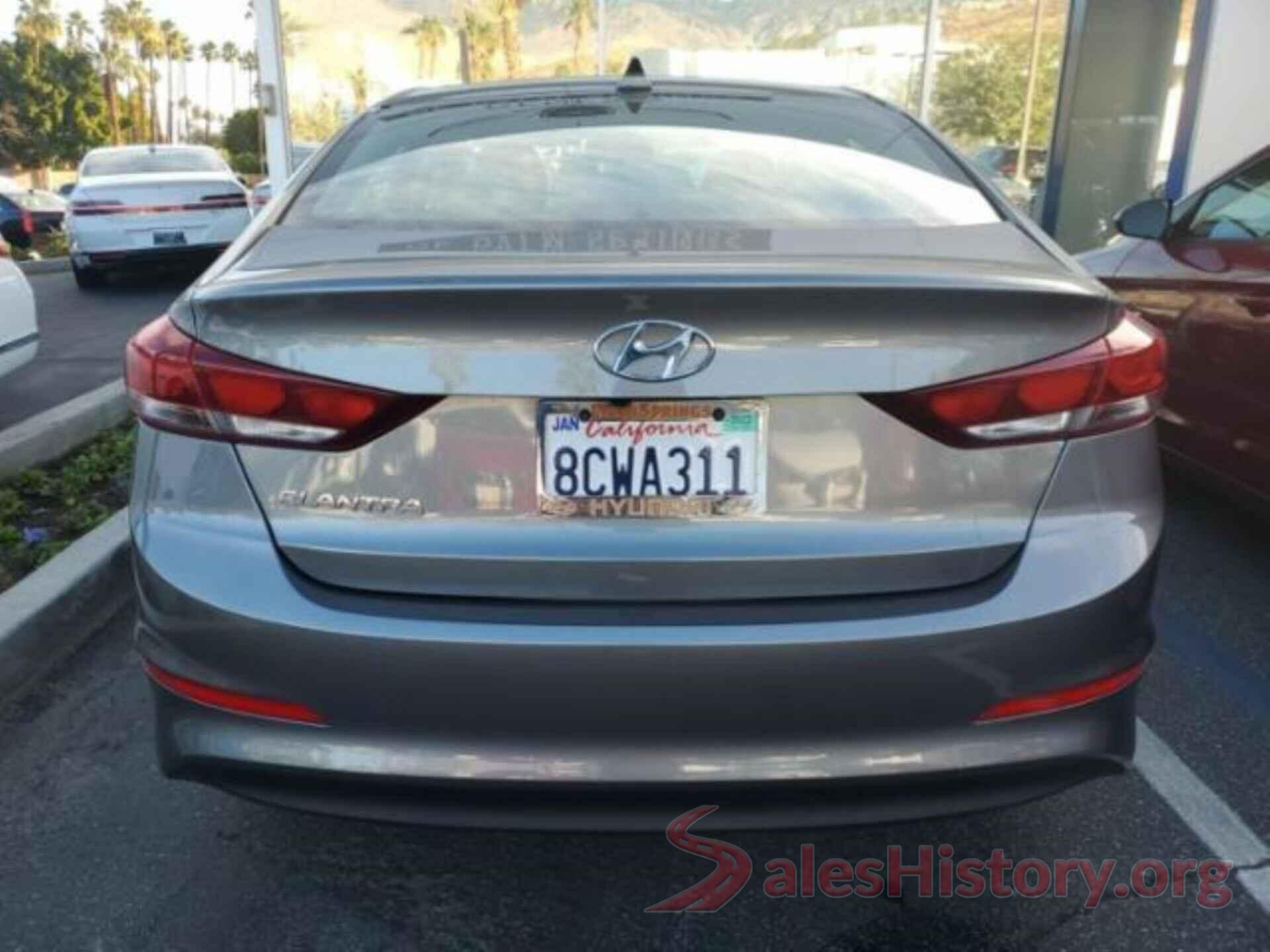 5NPD84LF7JH307591 2018 HYUNDAI ELANTRA