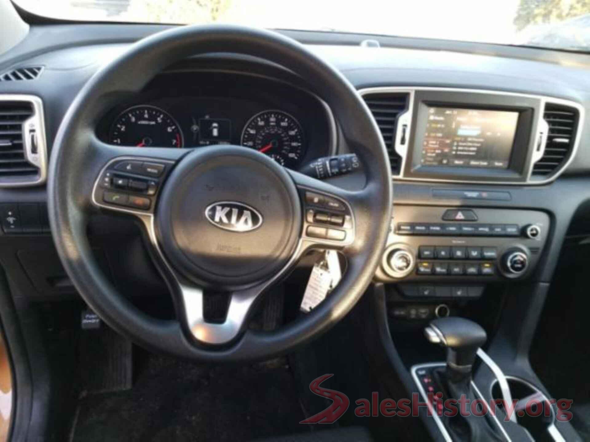 KNDPMCAC8J7475014 2018 KIA SPORTAGE