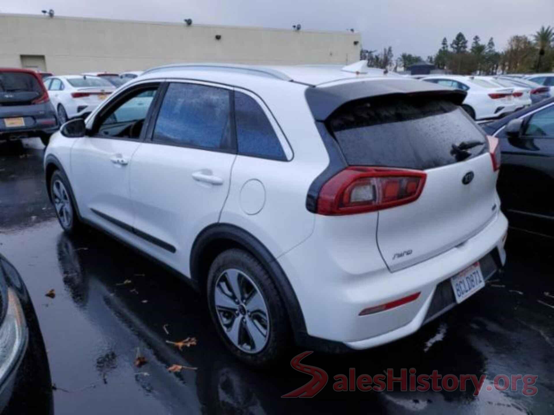 KNDCB3LC7J5141019 2018 KIA NIRO