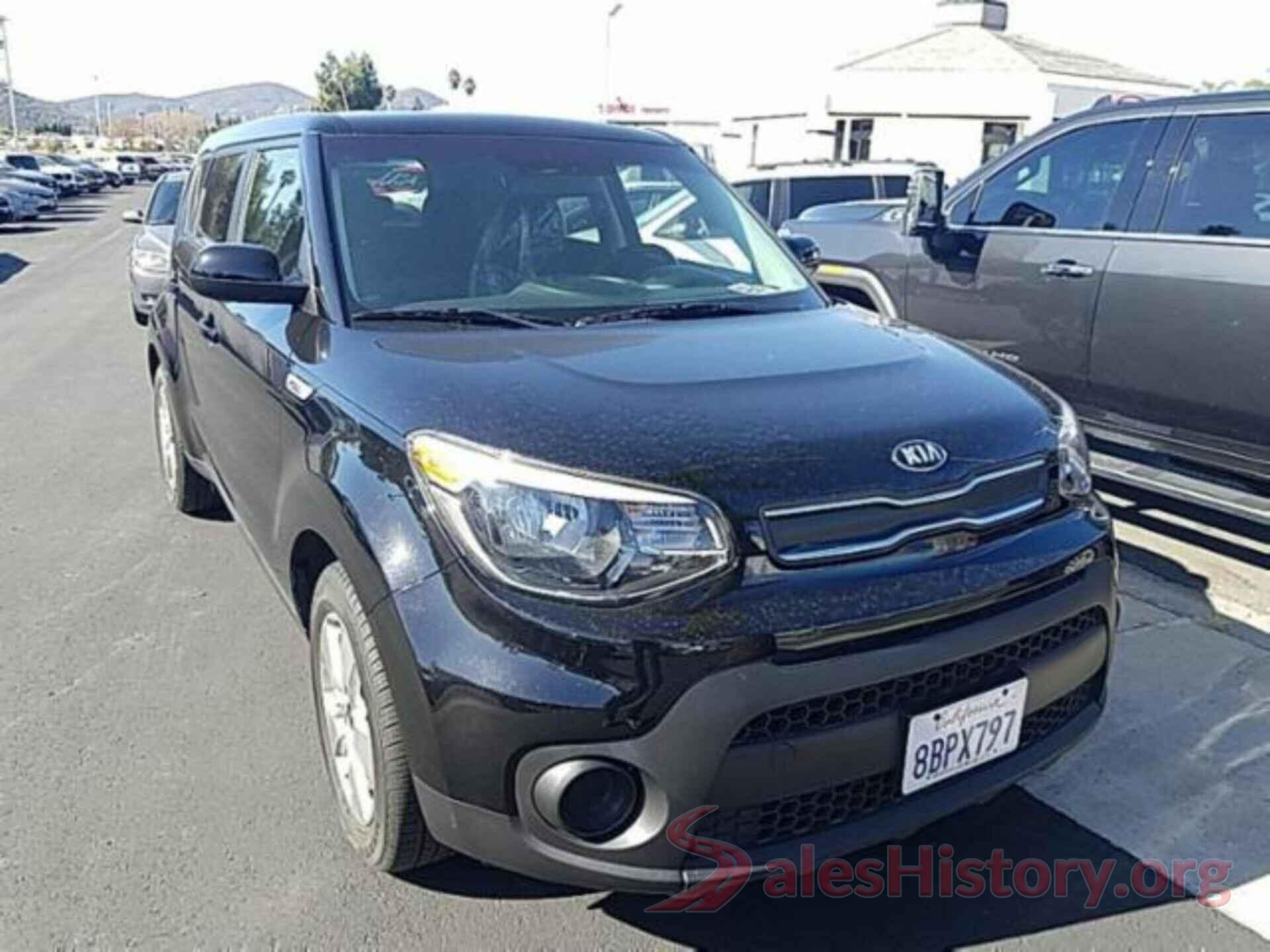 KNDJN2A22J7560421 2018 KIA SOUL