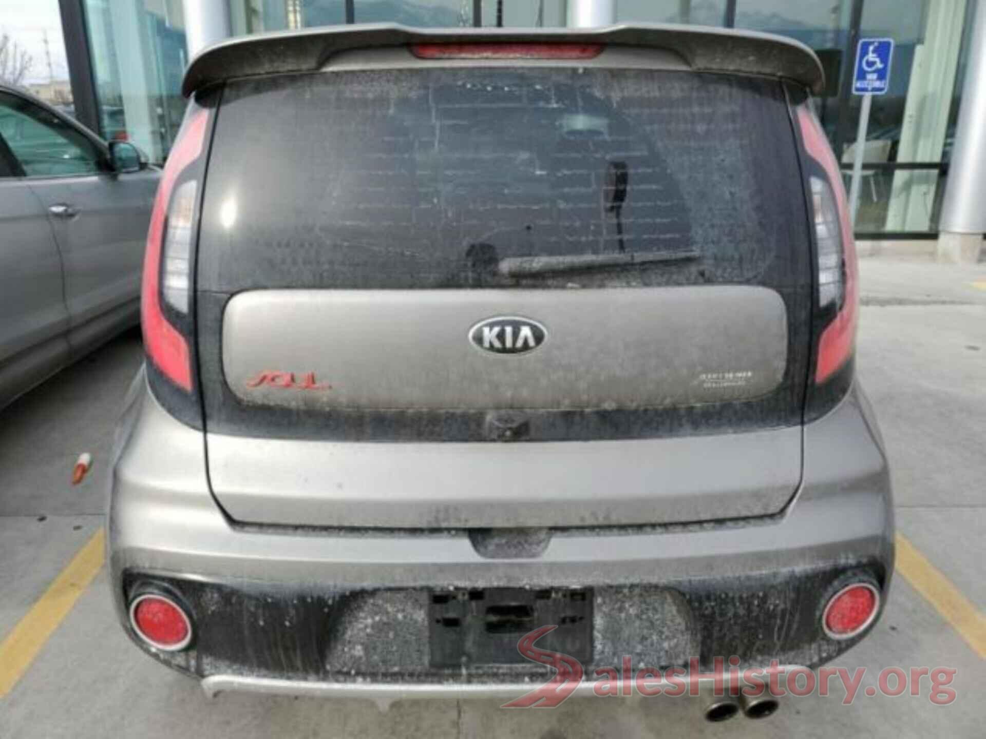 KNDJX3AA5J7580427 2018 KIA SOUL