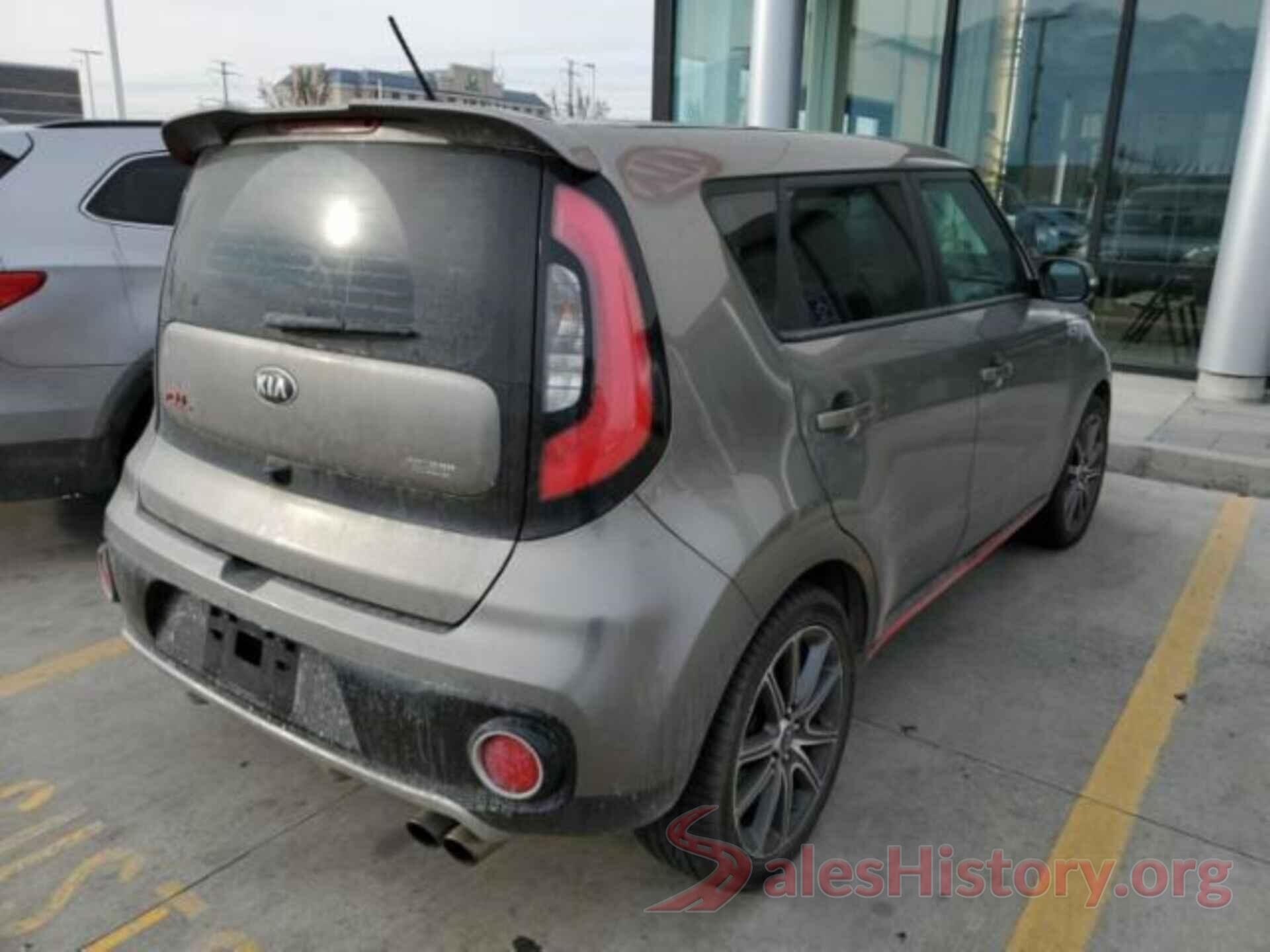 KNDJX3AA5J7580427 2018 KIA SOUL