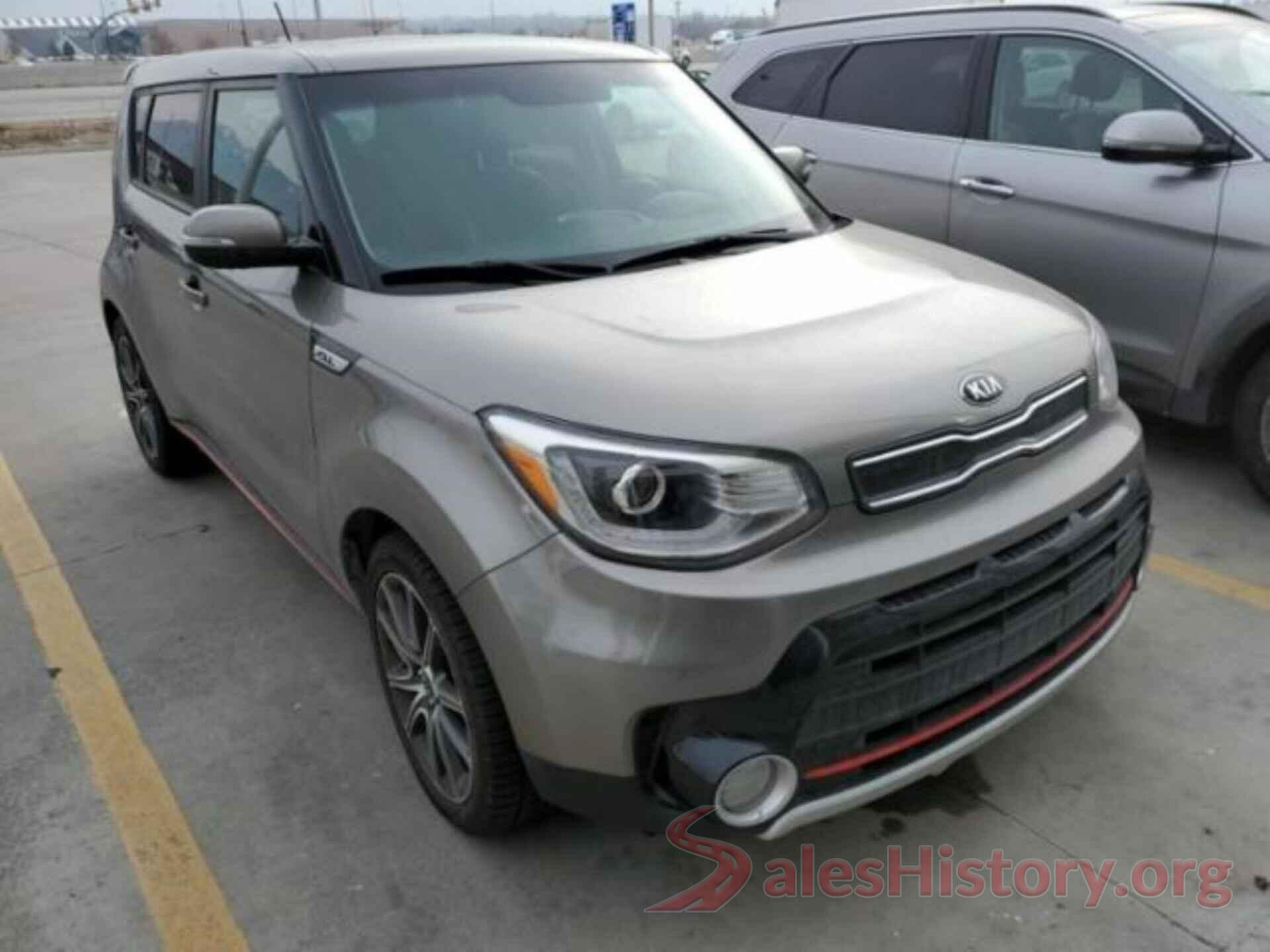 KNDJX3AA5J7580427 2018 KIA SOUL