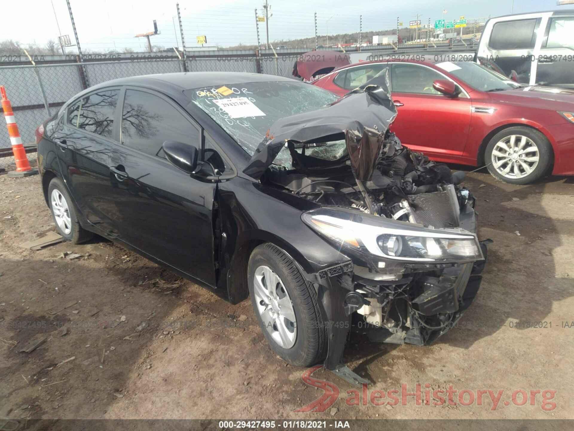 3KPFK4A70HE156338 2017 KIA FORTE