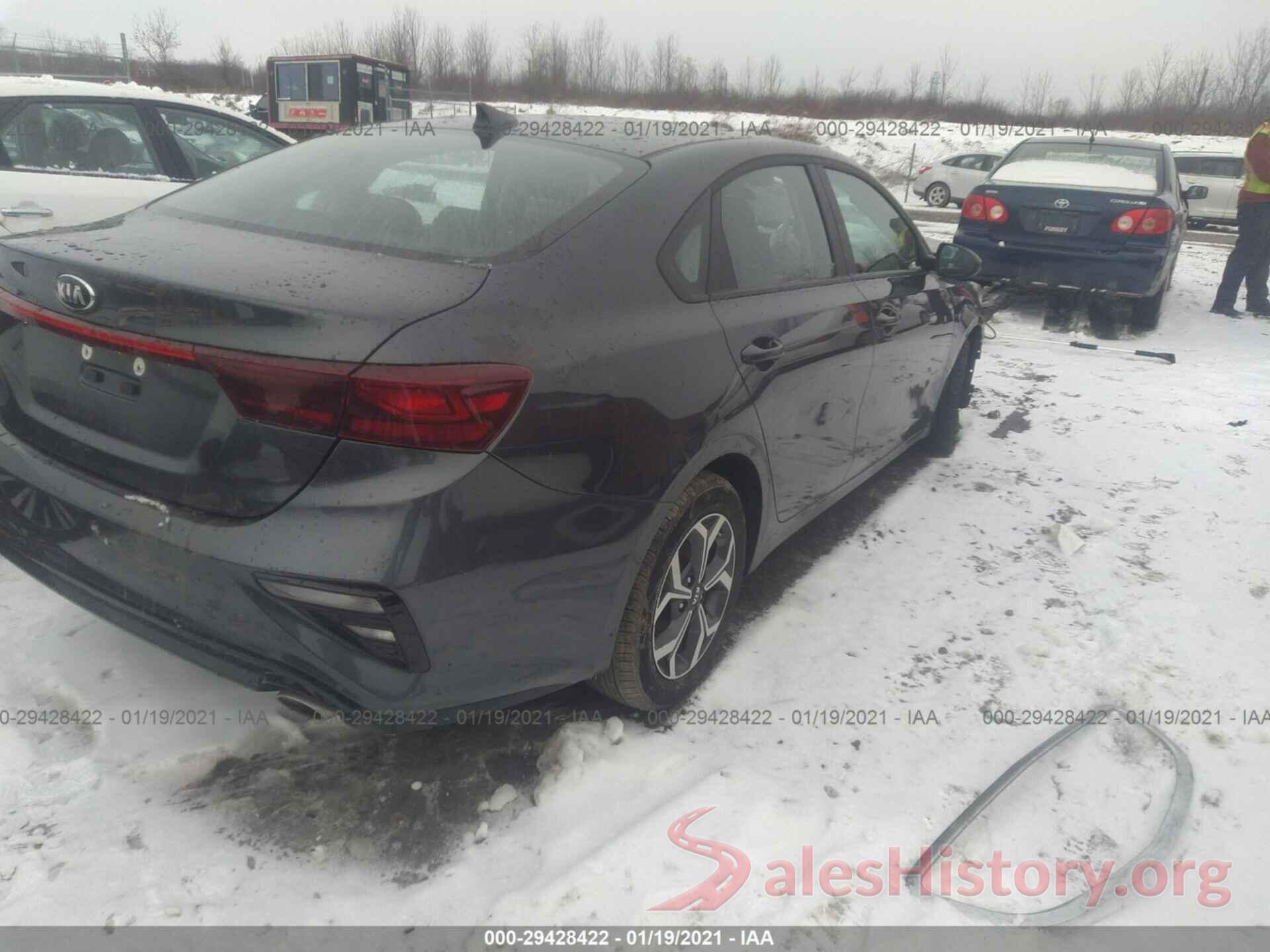 3KPF24AD2ME266999 2021 KIA FORTE