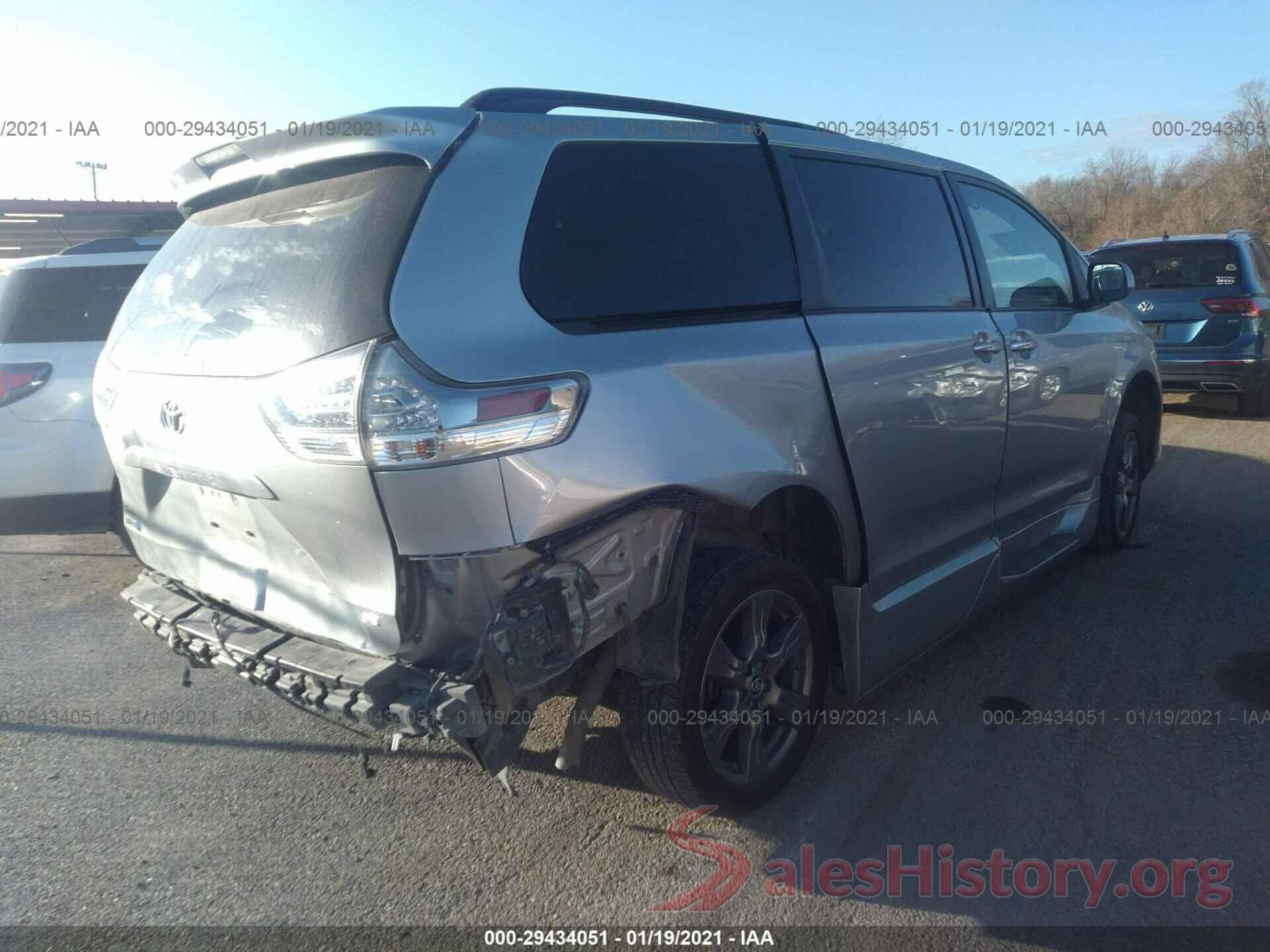 5TDXZ3DC4KS977717 2019 TOYOTA SIENNA