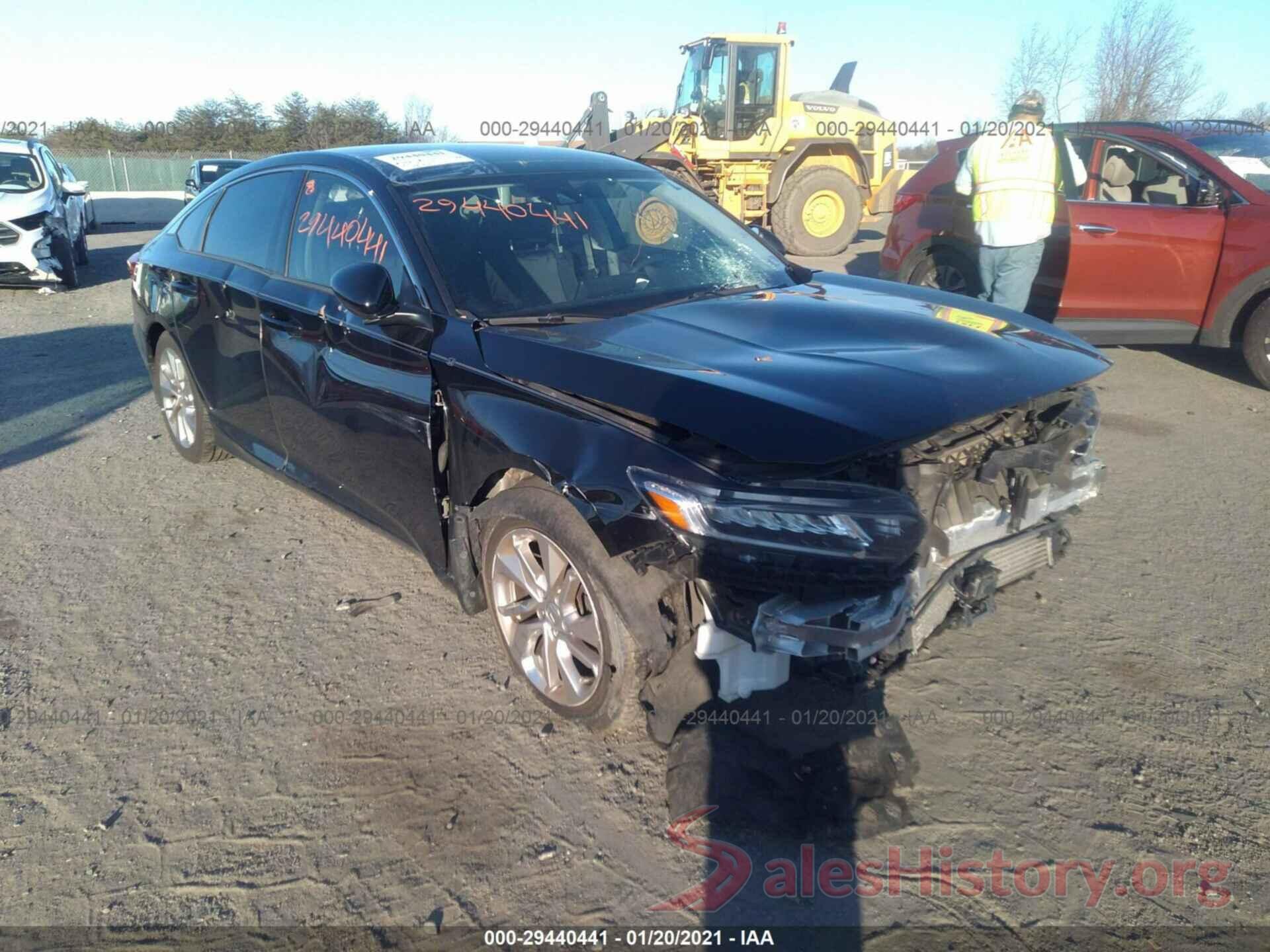 1HGCV1F17JA070404 2018 HONDA ACCORD SEDAN