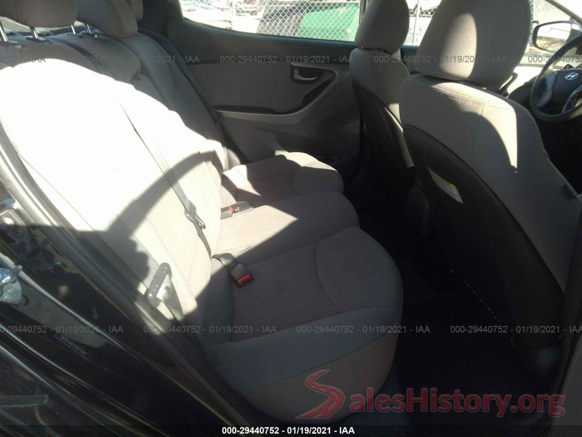 5NPDH4AE1GH675994 2016 HYUNDAI ELANTRA