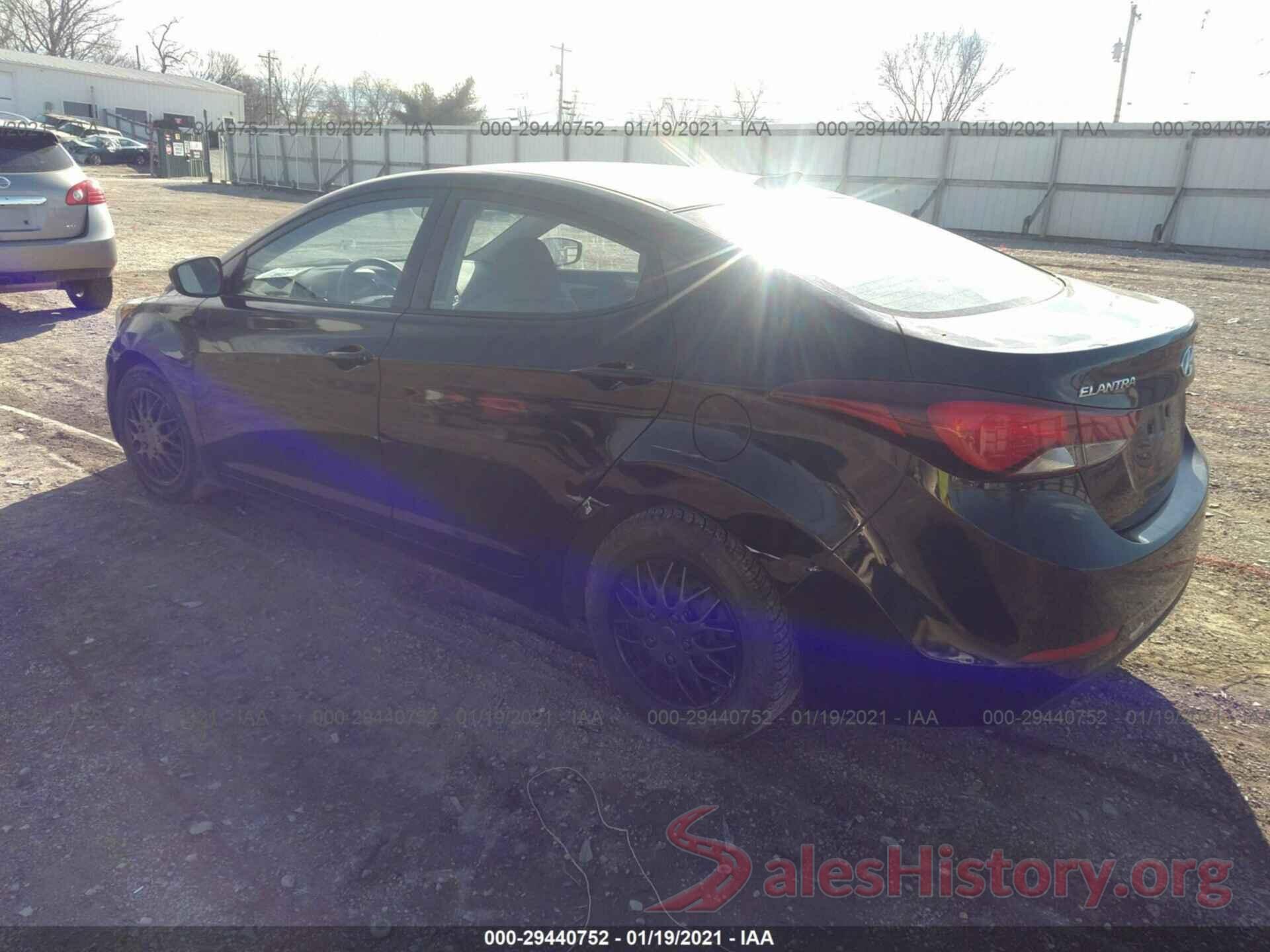 5NPDH4AE1GH675994 2016 HYUNDAI ELANTRA