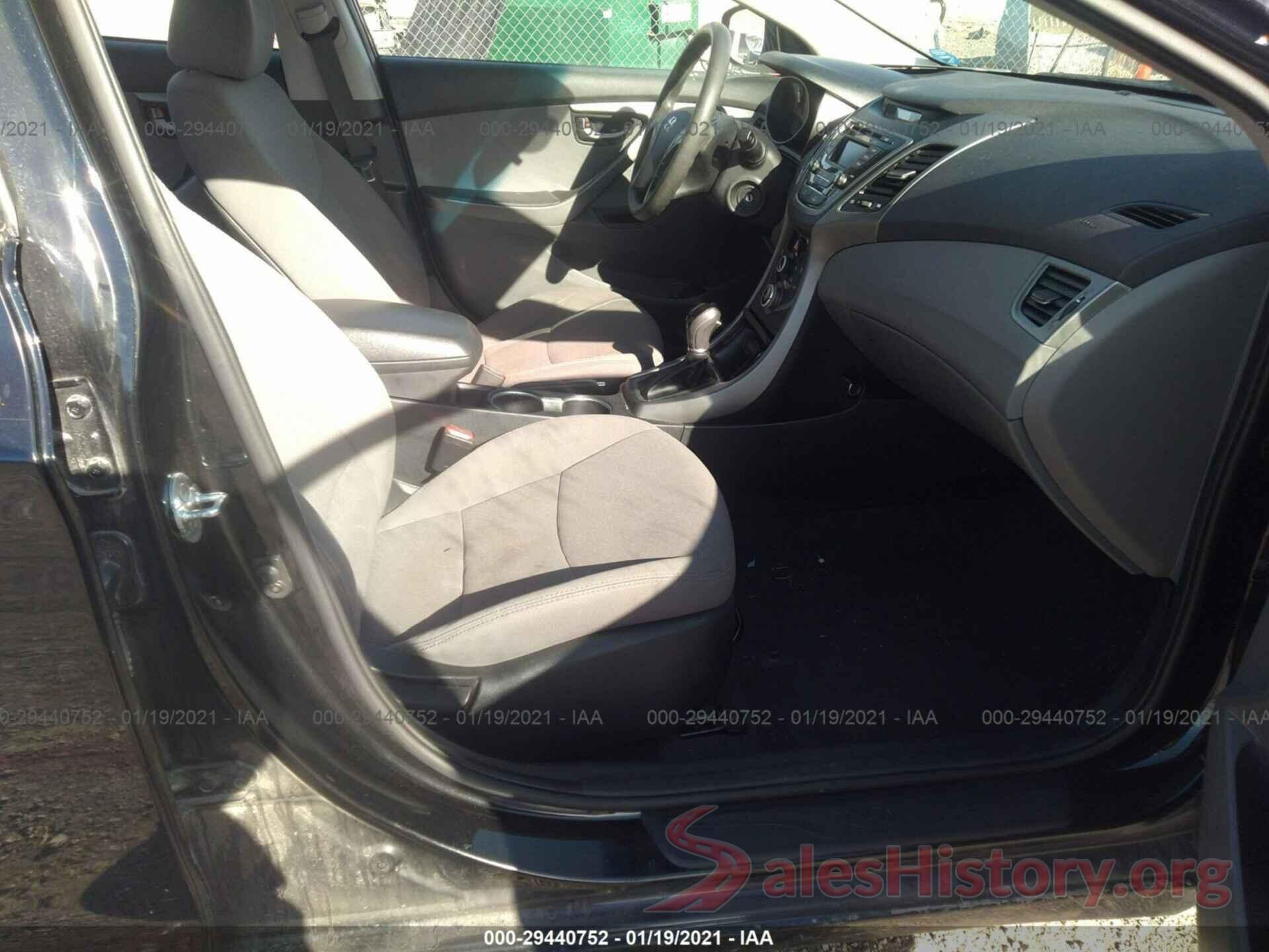 5NPDH4AE1GH675994 2016 HYUNDAI ELANTRA