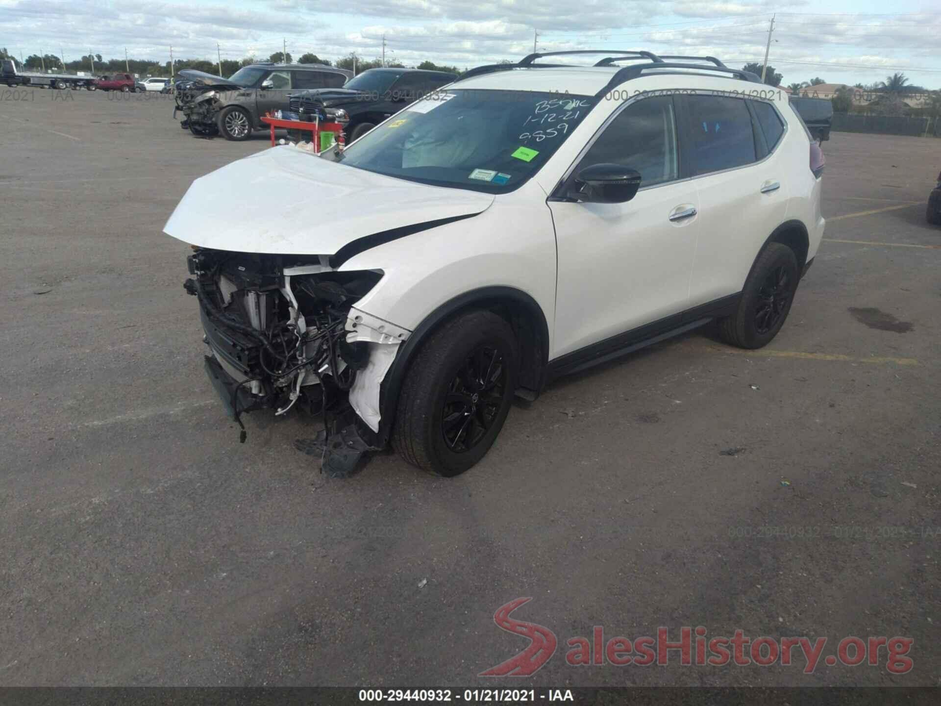 5N1AT2MVXJC759859 2018 NISSAN ROGUE