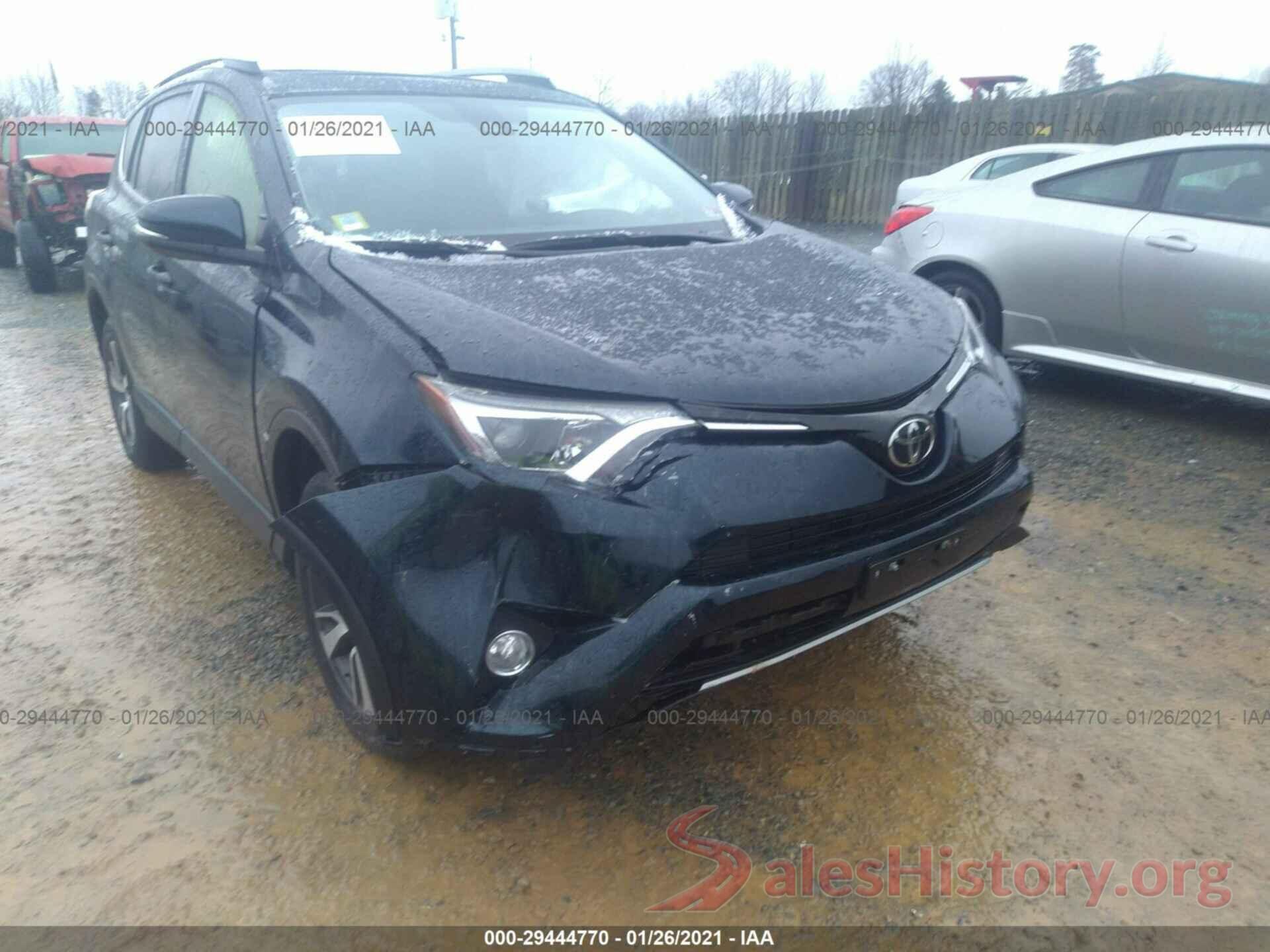 JTMRFREV5JD247443 2018 TOYOTA RAV4