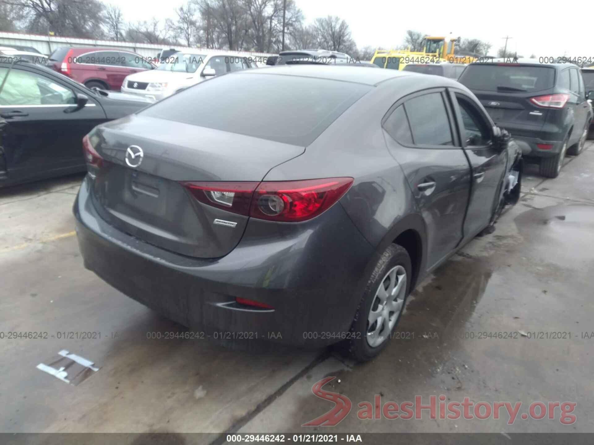 3MZBN1U76JM211805 2018 MAZDA MAZDA3 4-DOOR