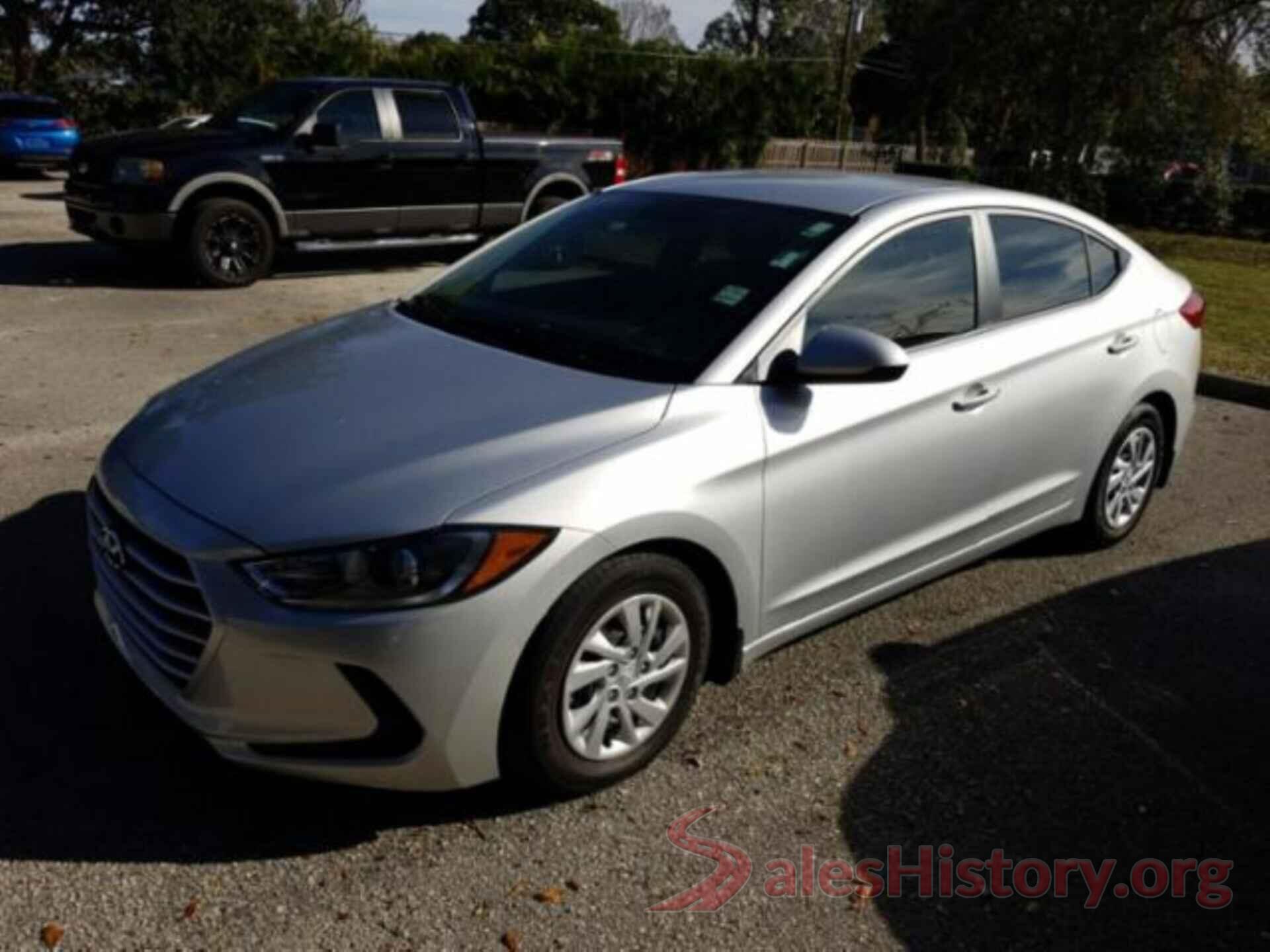 5NPD74LF1JH325619 2018 HYUNDAI ELANTRA