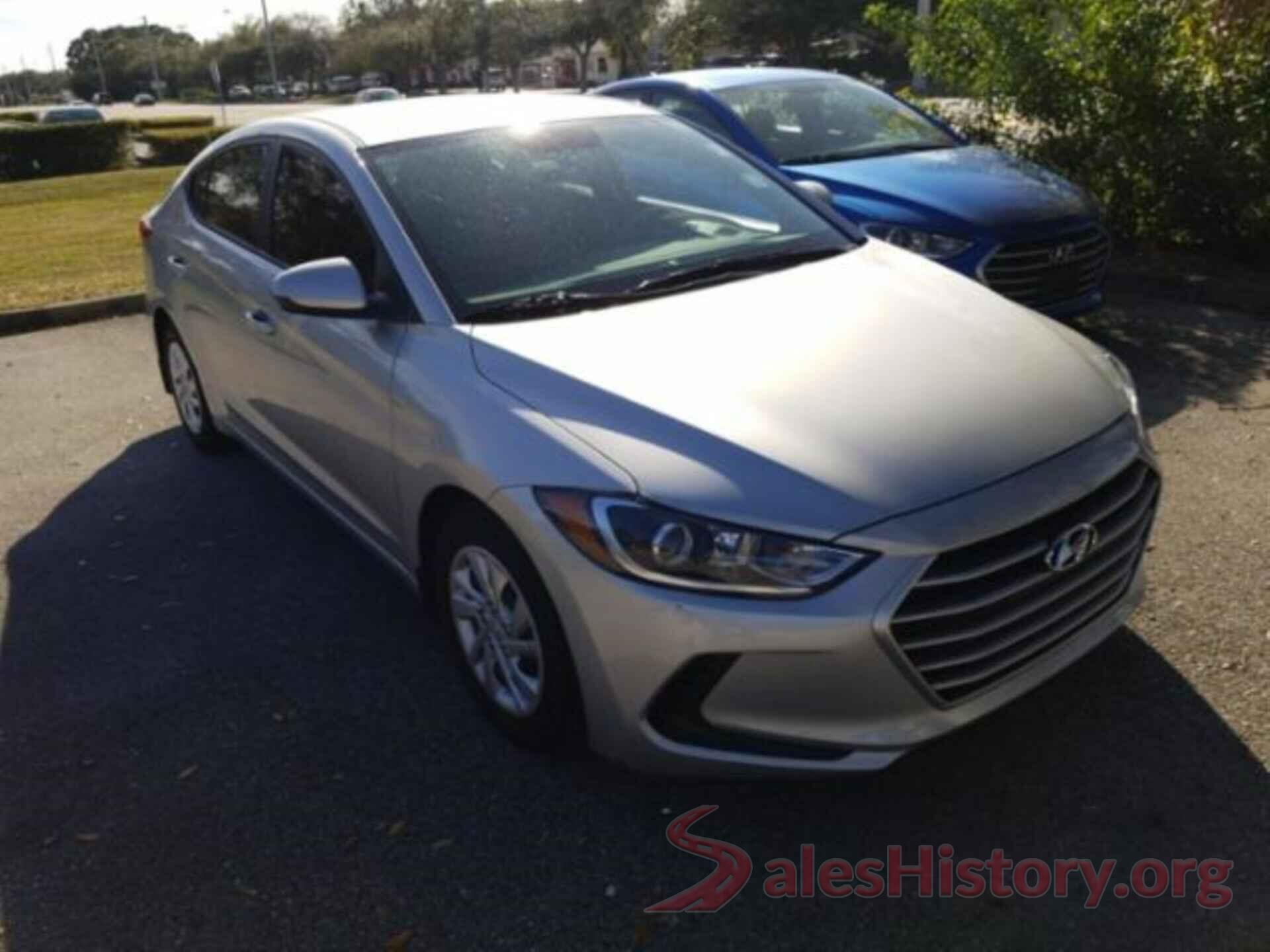 5NPD74LF1JH325619 2018 HYUNDAI ELANTRA