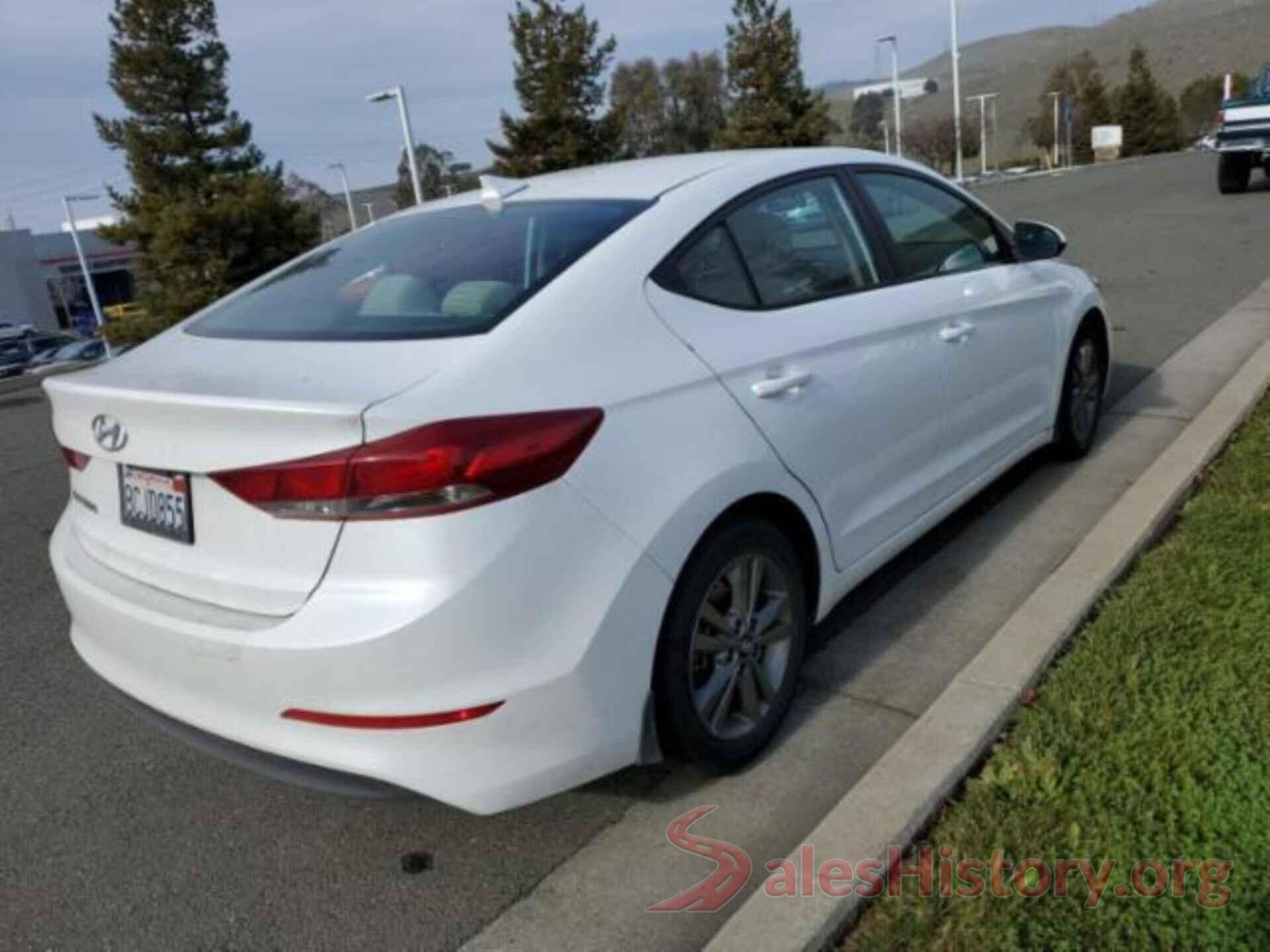 5NPD84LF0JH216727 2018 HYUNDAI ELANTRA