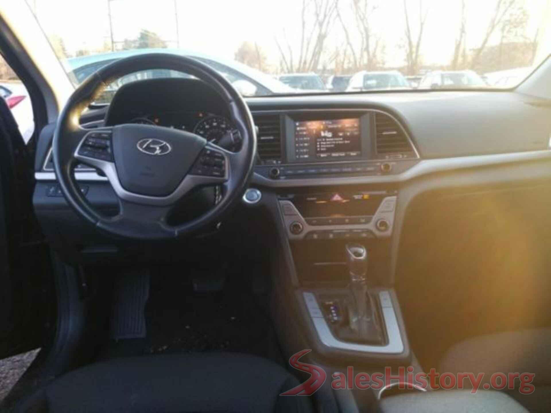 5NPD84LF0JH280069 2018 HYUNDAI ELANTRA