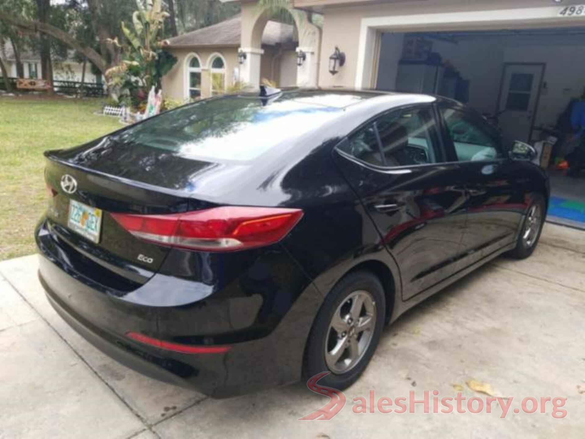 5NPD94LA8JH256118 2018 HYUNDAI ELANTRA