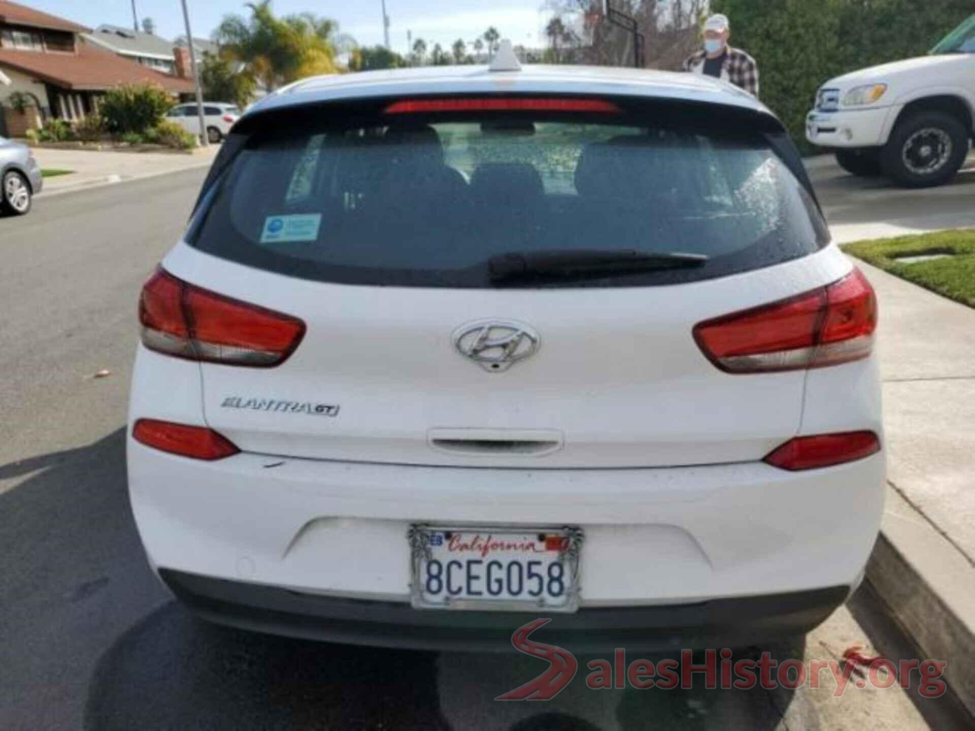 KMHH35LE5JU041017 2018 HYUNDAI ELANTRA GT