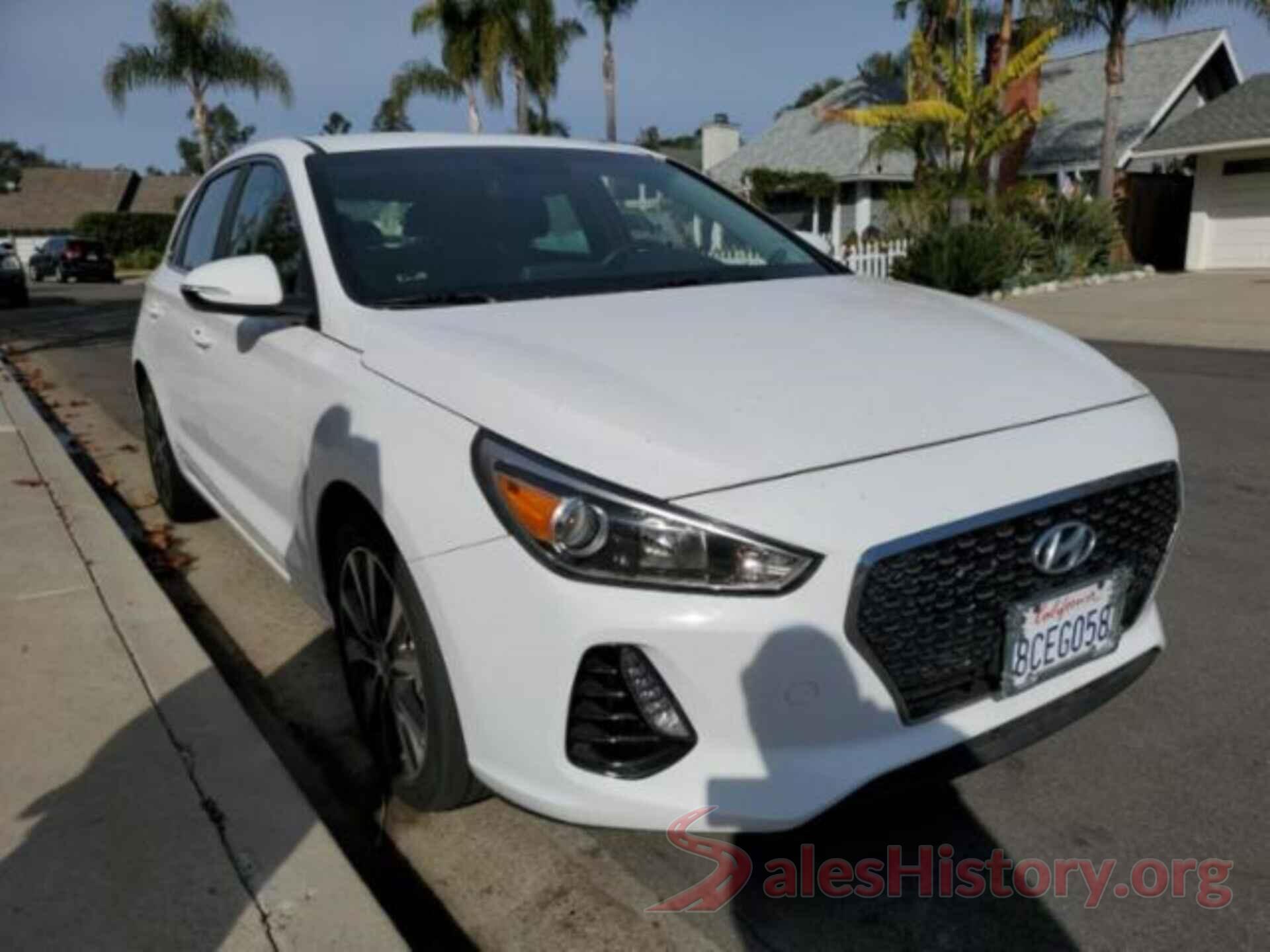 KMHH35LE5JU041017 2018 HYUNDAI ELANTRA GT